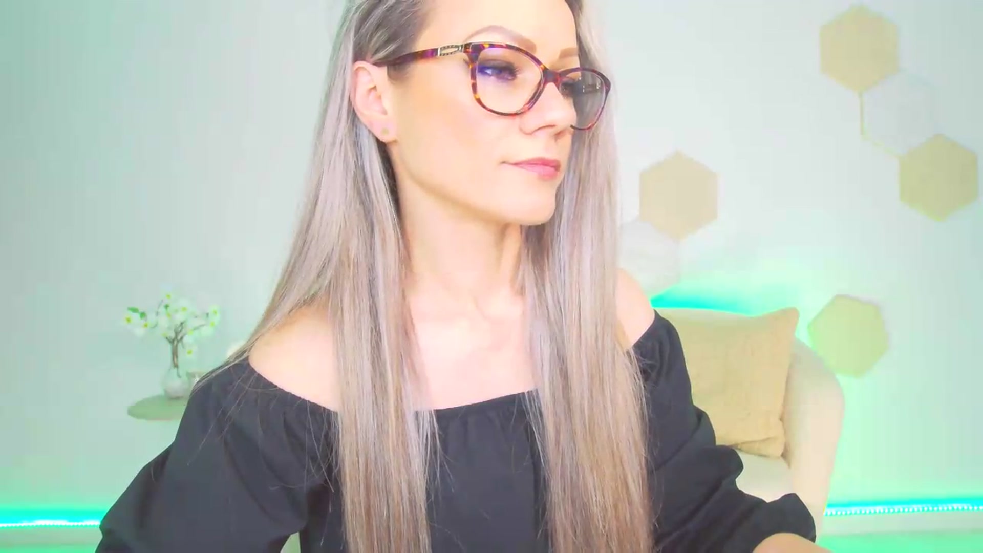 Gallery image thumbnail from Magic__Candy's myfreecams stream on, 05/25/2026, 22:15 image 4 of 20
