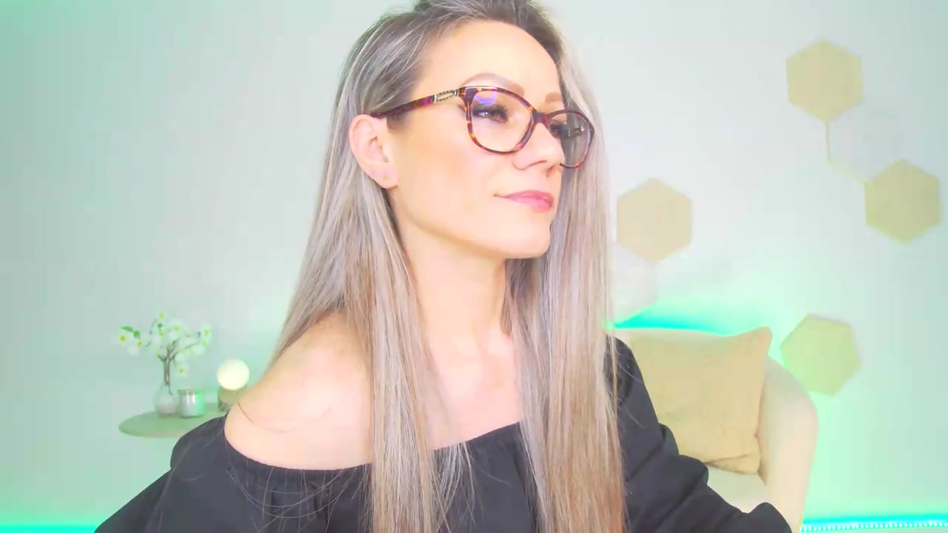 Gallery image thumbnail from Magic__Candy's myfreecams stream on, 05/25/2026, 22:15 image 12 of 20