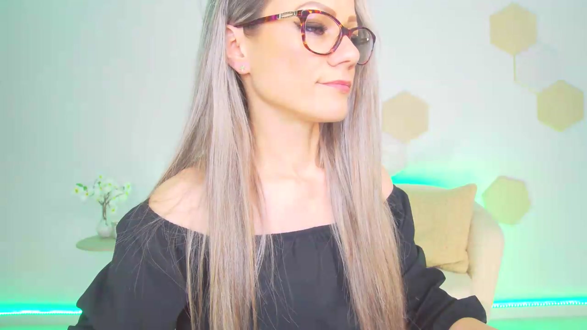 Gallery image thumbnail from Magic__Candy's myfreecams stream on, 05/25/2026, 22:15 image 7 of 20