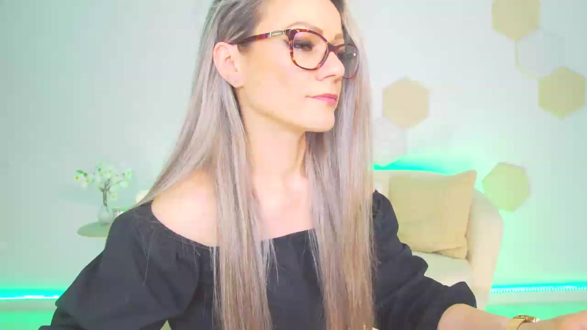 Gallery image thumbnail from Magic__Candy's myfreecams stream on, 05/25/2026, 22:15 image 1 of 20