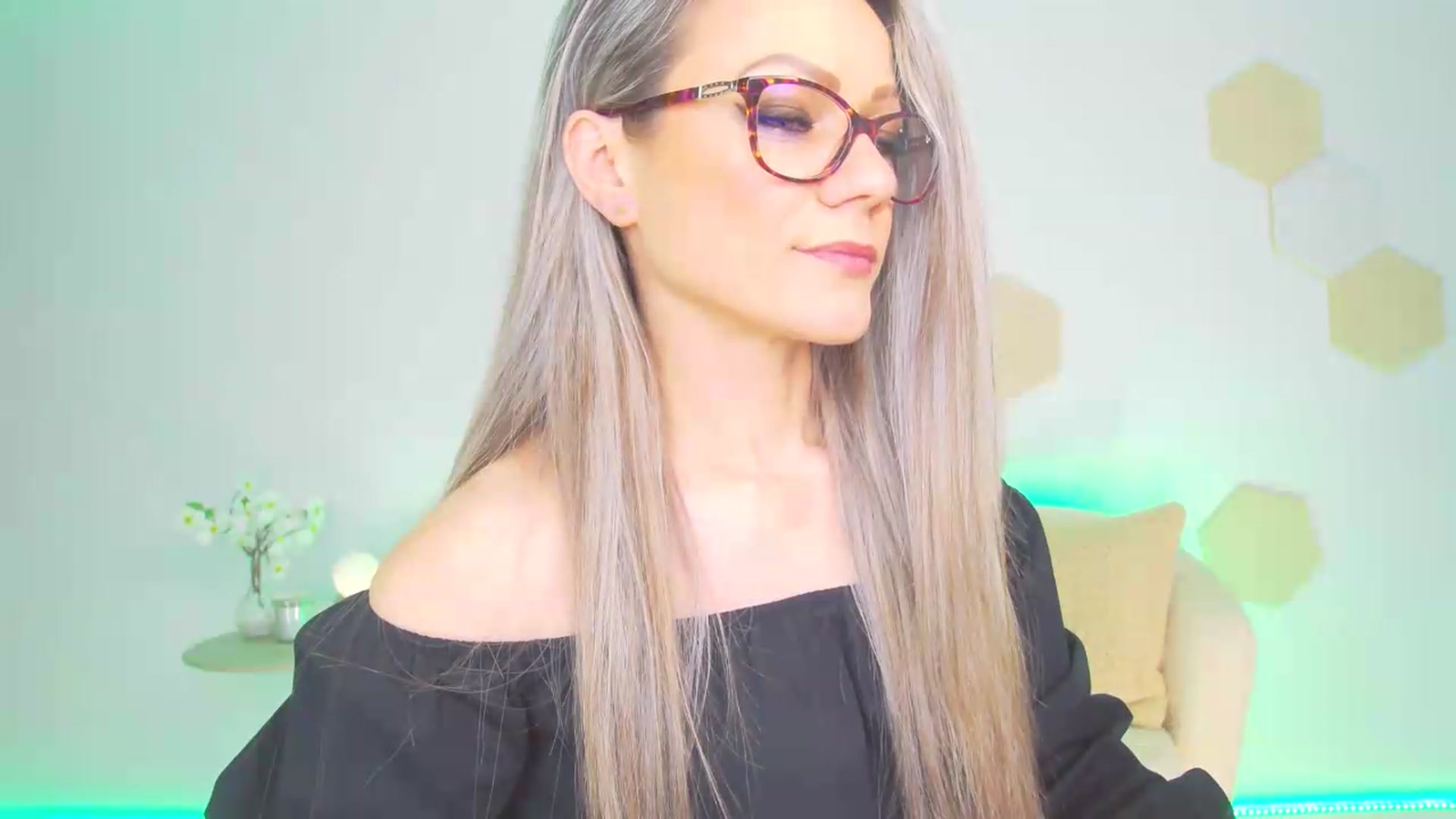 Gallery image thumbnail from Magic__Candy's myfreecams stream on, 05/25/2026, 22:15 image 13 of 20