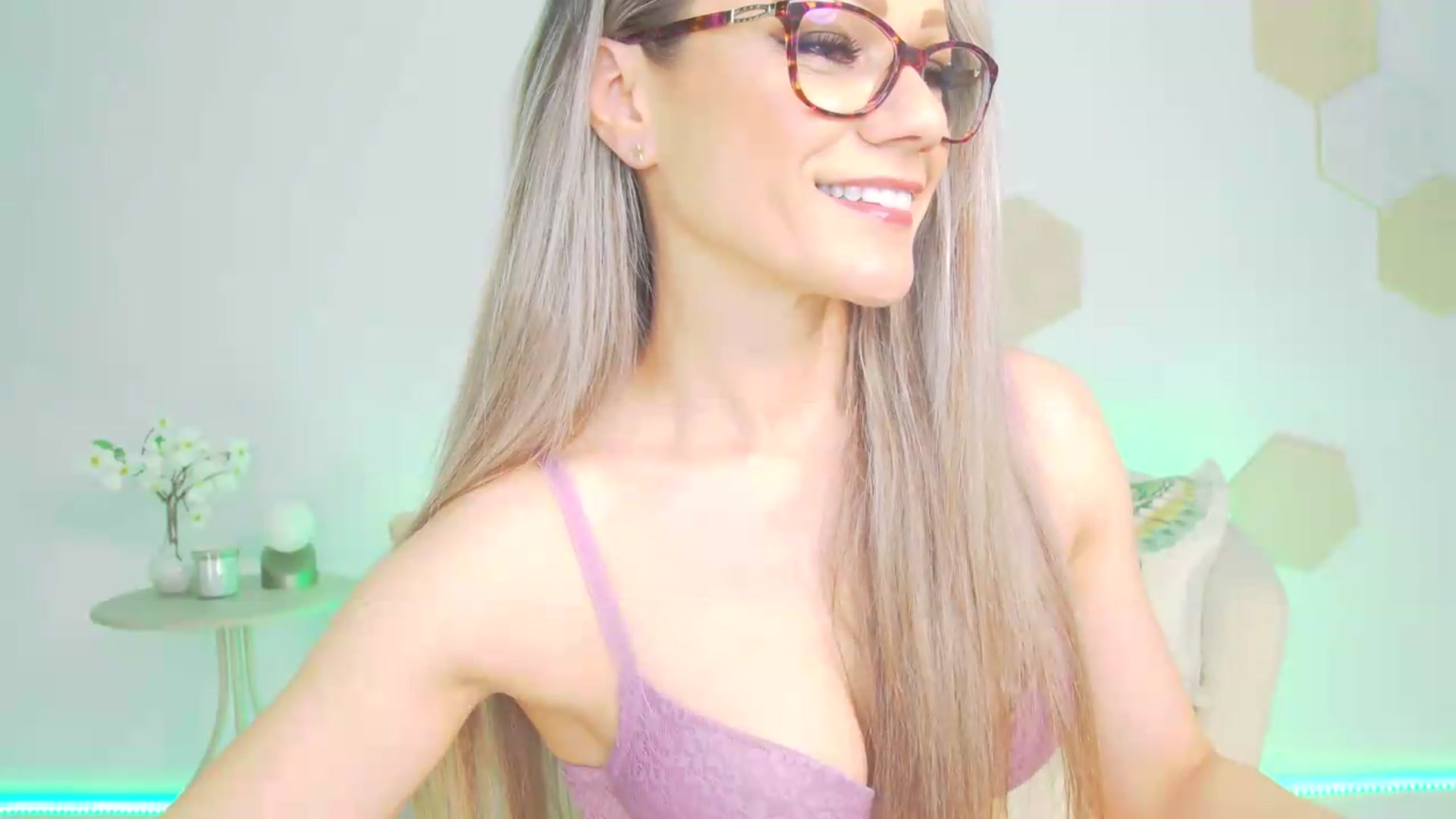 Gallery image thumbnail from Magic__Candy's myfreecams stream on, 06/07/2026, 22:21 image 2 of 20