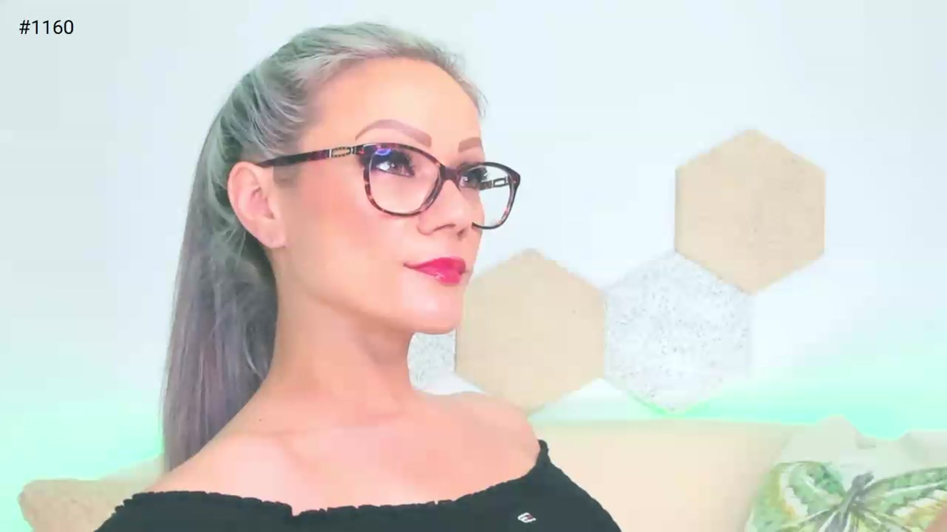 Gallery image thumbnail from Magic__Candy's myfreecams stream on, 07/01/2026, 24:03 image 17 of 20