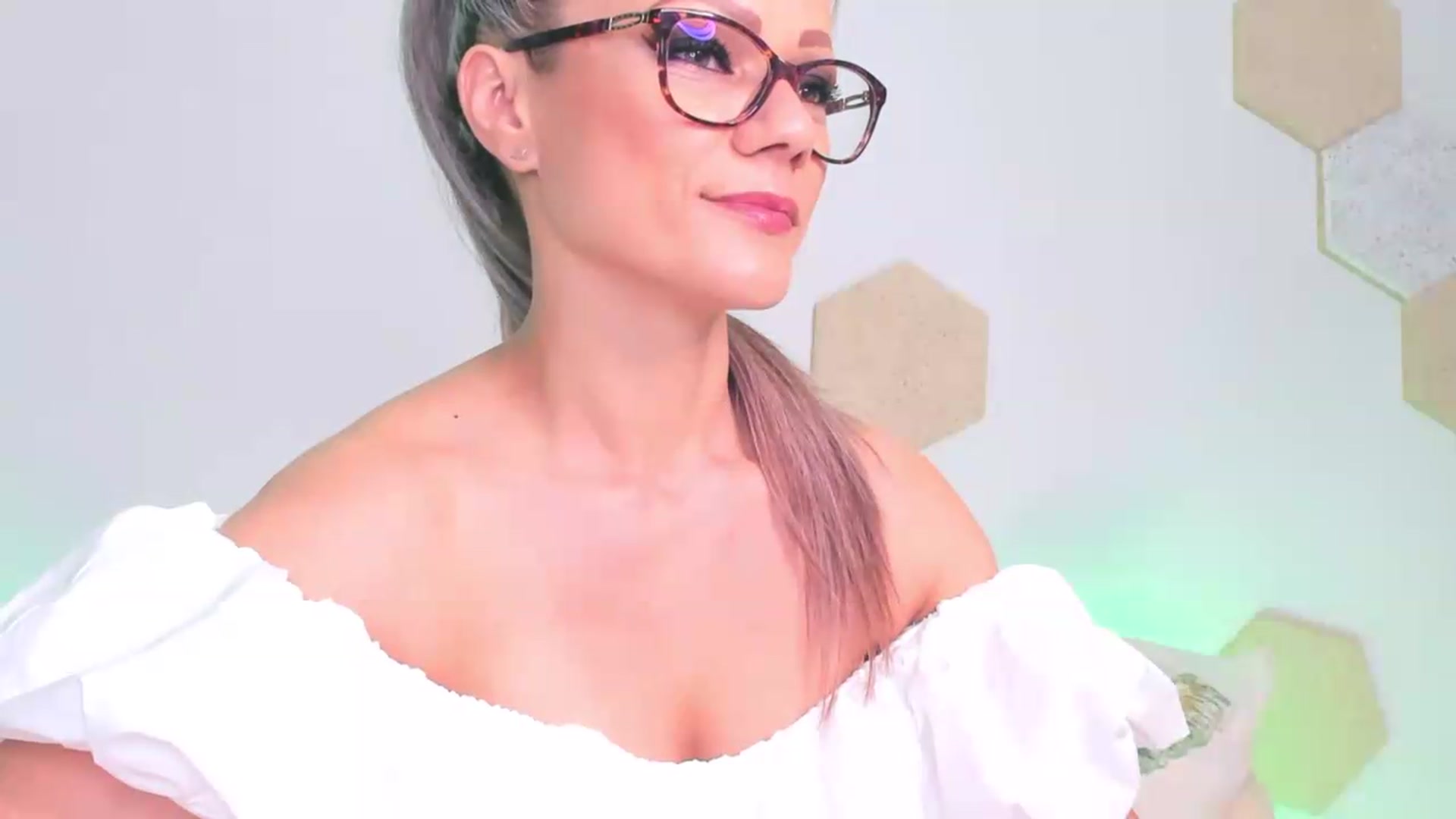 Gallery image thumbnail from Magic__Candy's myfreecams stream on, 07/05/2026, 22:26 image 5 of 20