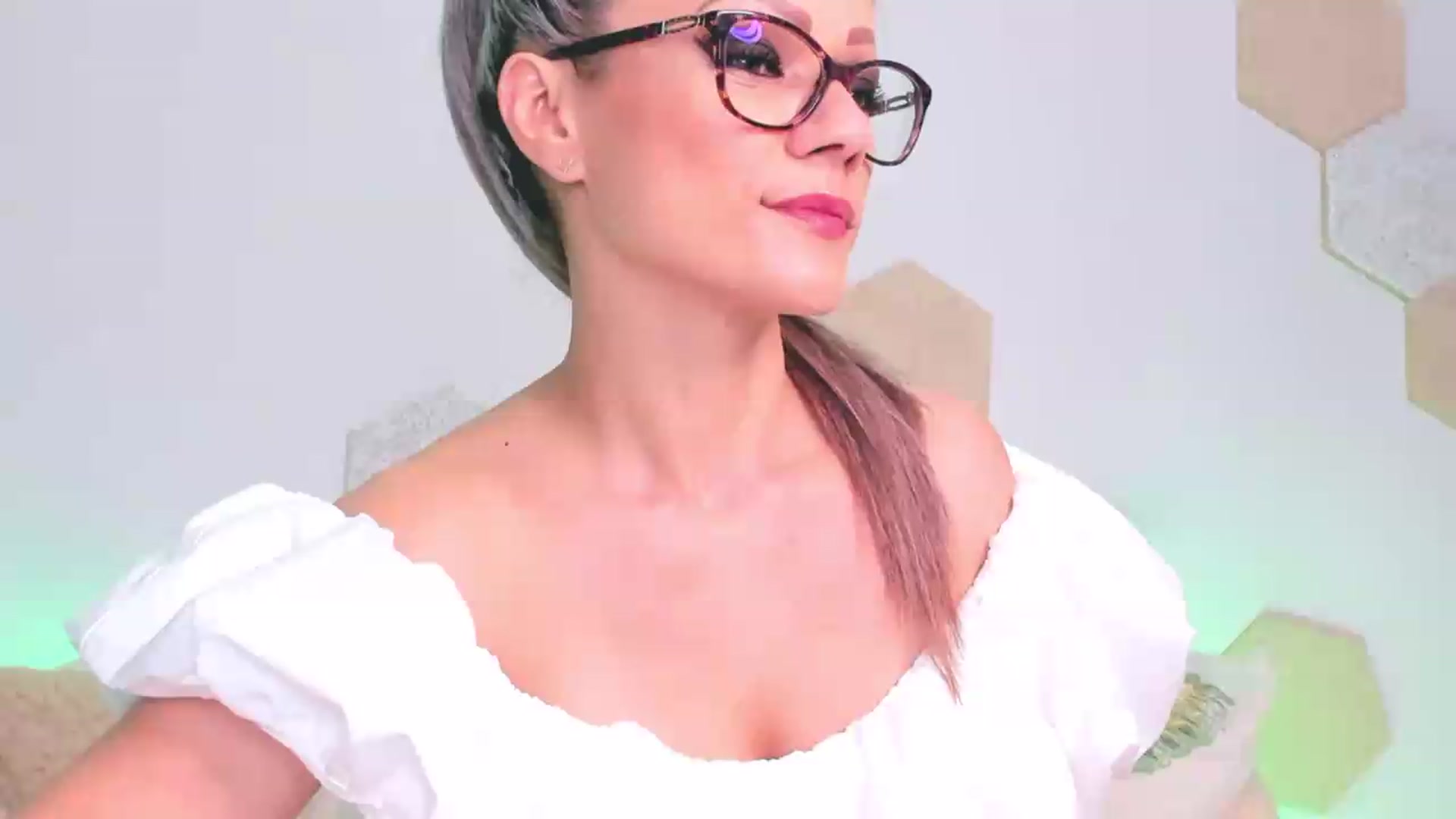 Gallery image thumbnail from Magic__Candy's myfreecams stream on, 07/05/2026, 22:26 image 17 of 20