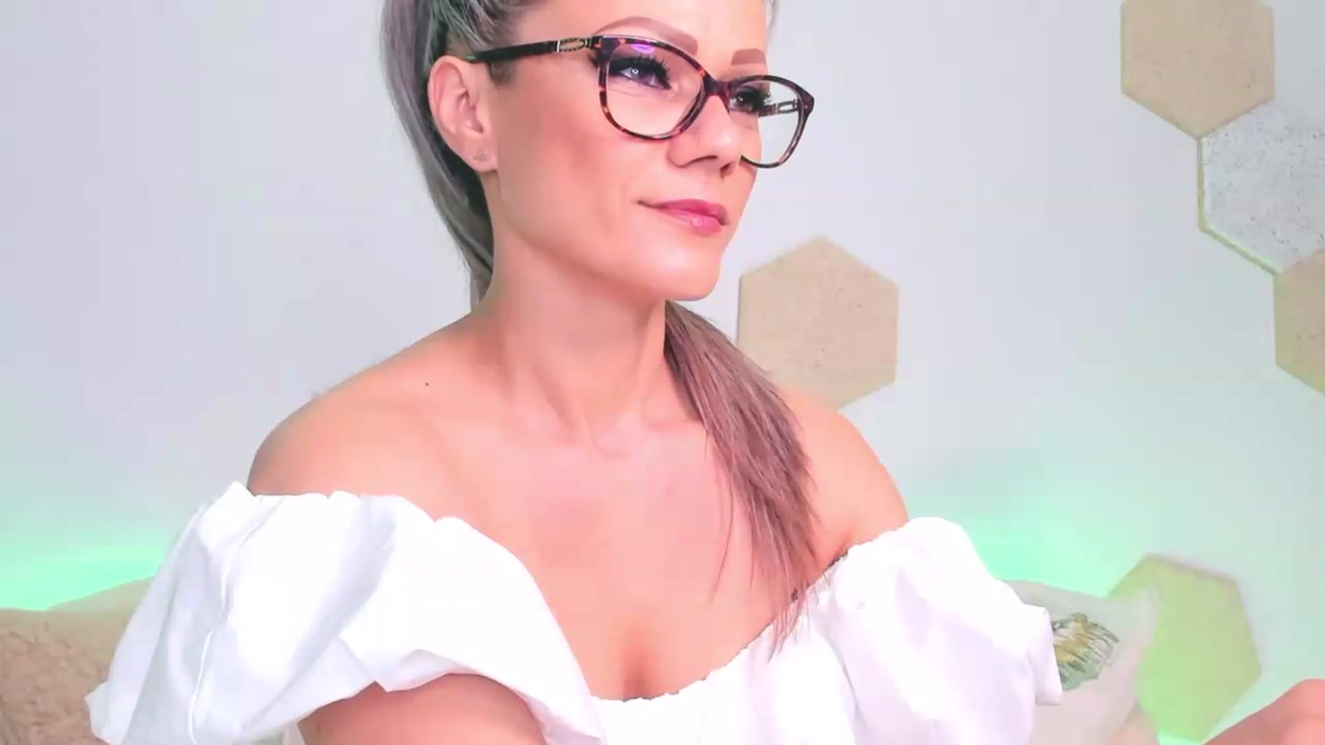 Gallery image thumbnail from Magic__Candy's myfreecams stream on, 07/05/2026, 22:26 image 2 of 20
