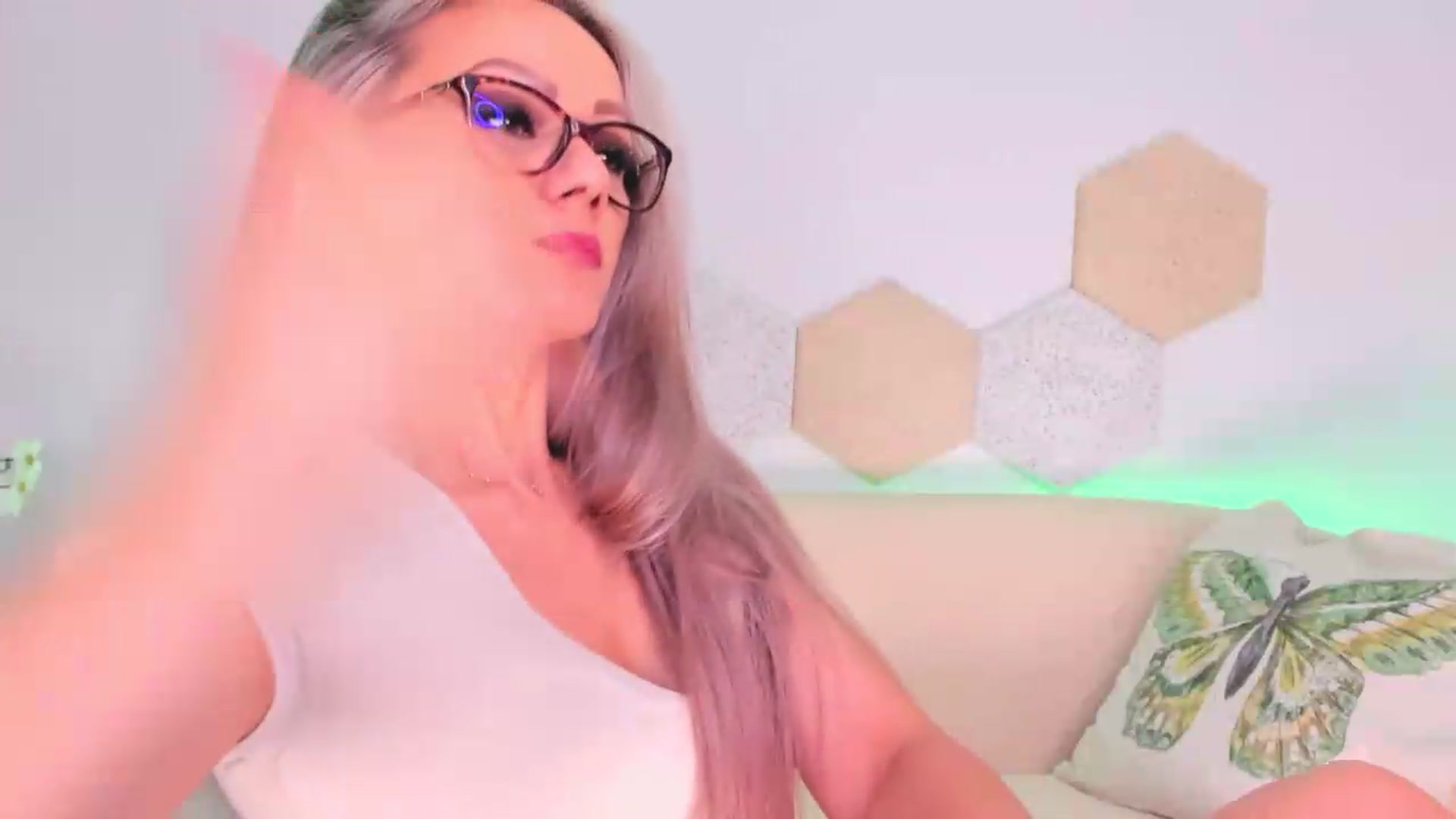 Gallery image thumbnail from Magic__Candy's myfreecams stream on, 07/09/2026, 01:26 image 10 of 20