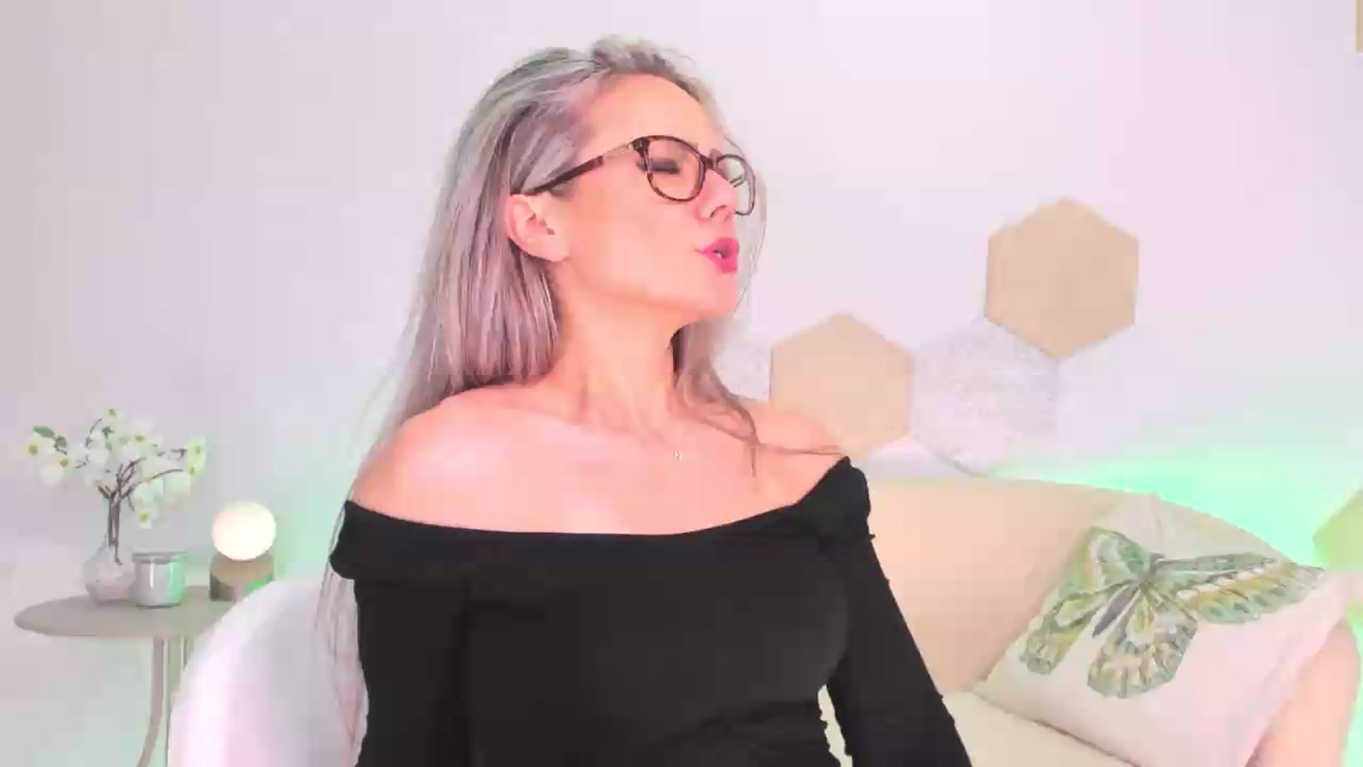 Gallery image thumbnail from Magic__Candy's myfreecams stream on, 07/16/2026, 01:27 image 7 of 20