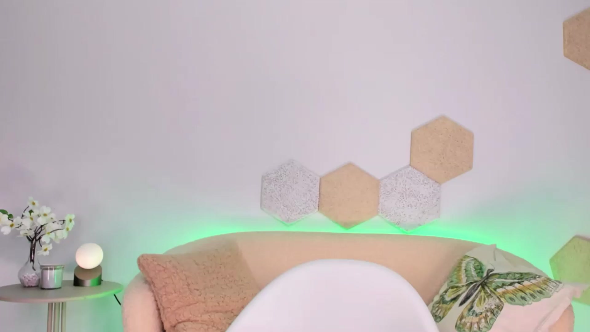 Gallery image thumbnail from Magic__Candy's myfreecams stream on, 07/17/2026, 22:26 image 16 of 20