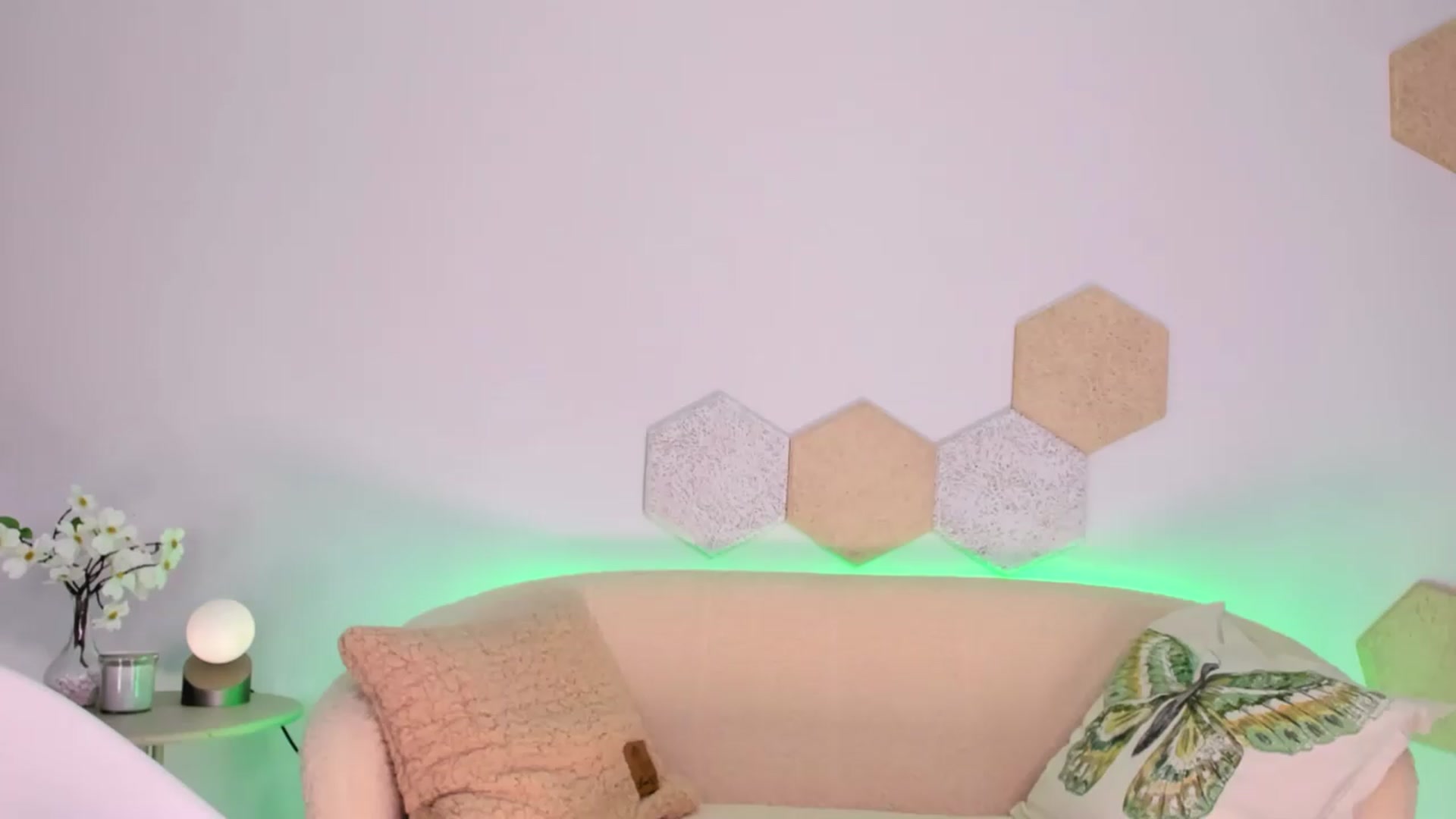 Gallery image thumbnail from Magic__Candy's myfreecams stream on, 07/17/2026, 22:26 image 15 of 20