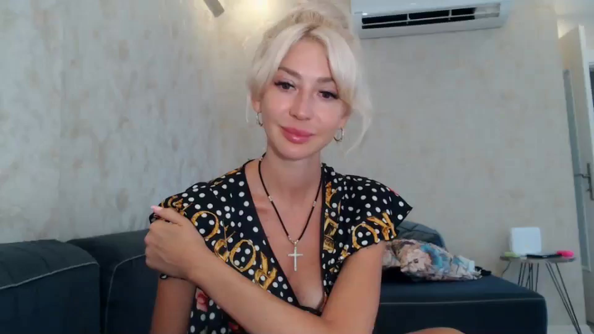Gallery image thumbnail from Magic__Eyes__'s myfreecams stream on, 08/08/2023, 14:18 image 16 of 20