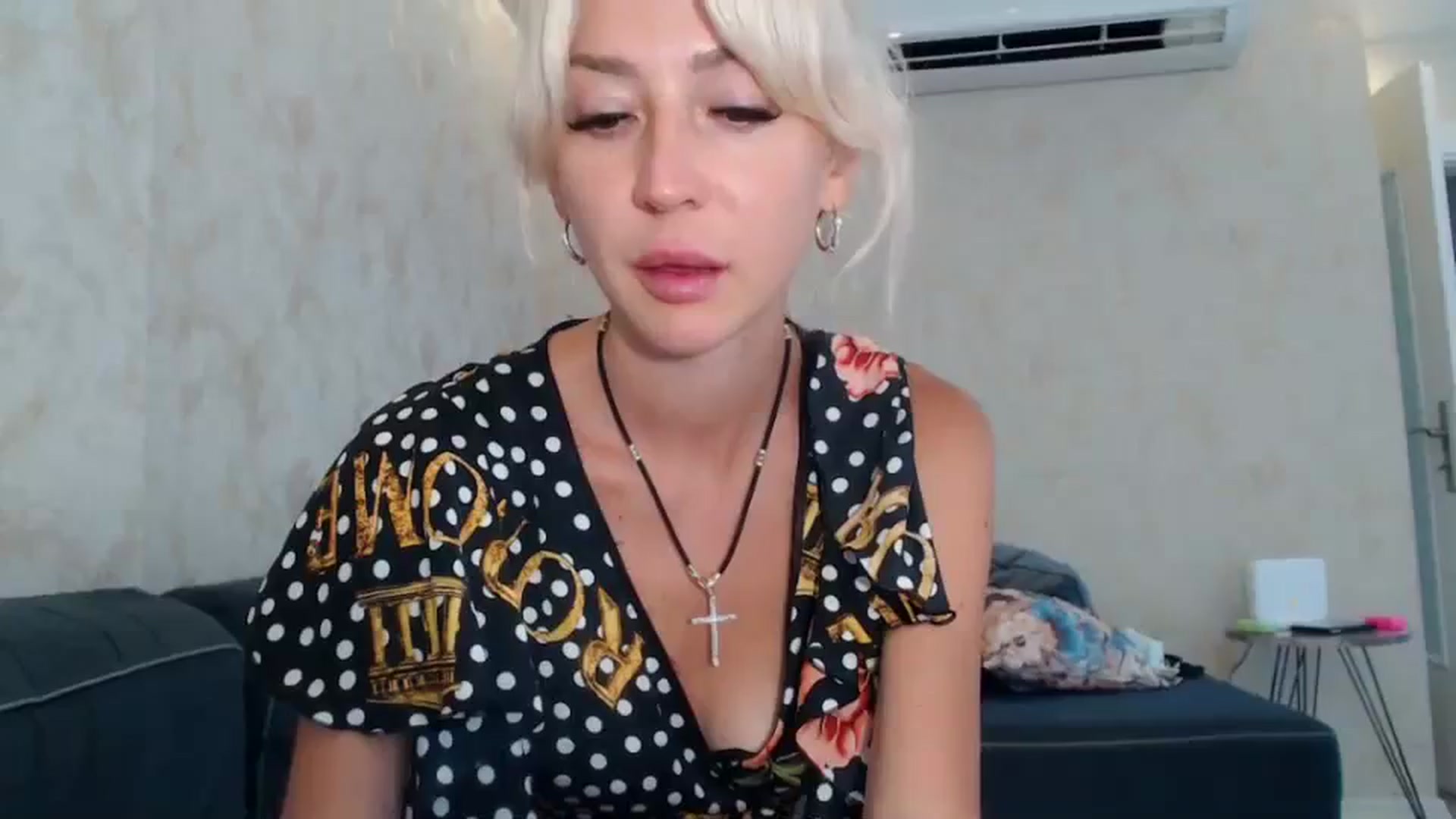 Gallery image thumbnail from Magic__Eyes__'s myfreecams stream on, 08/08/2023, 14:18 image 19 of 20