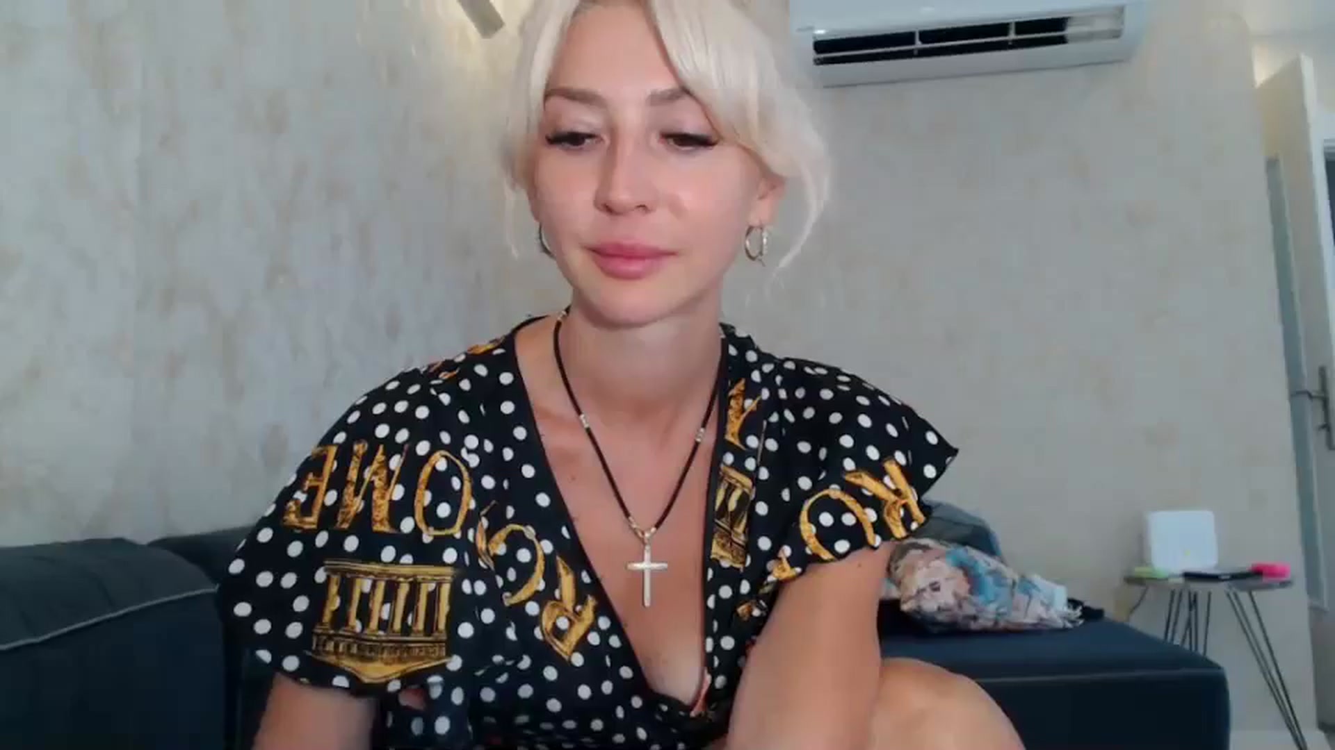 Gallery image thumbnail from Magic__Eyes__'s myfreecams stream on, 08/08/2023, 14:18 image 17 of 20
