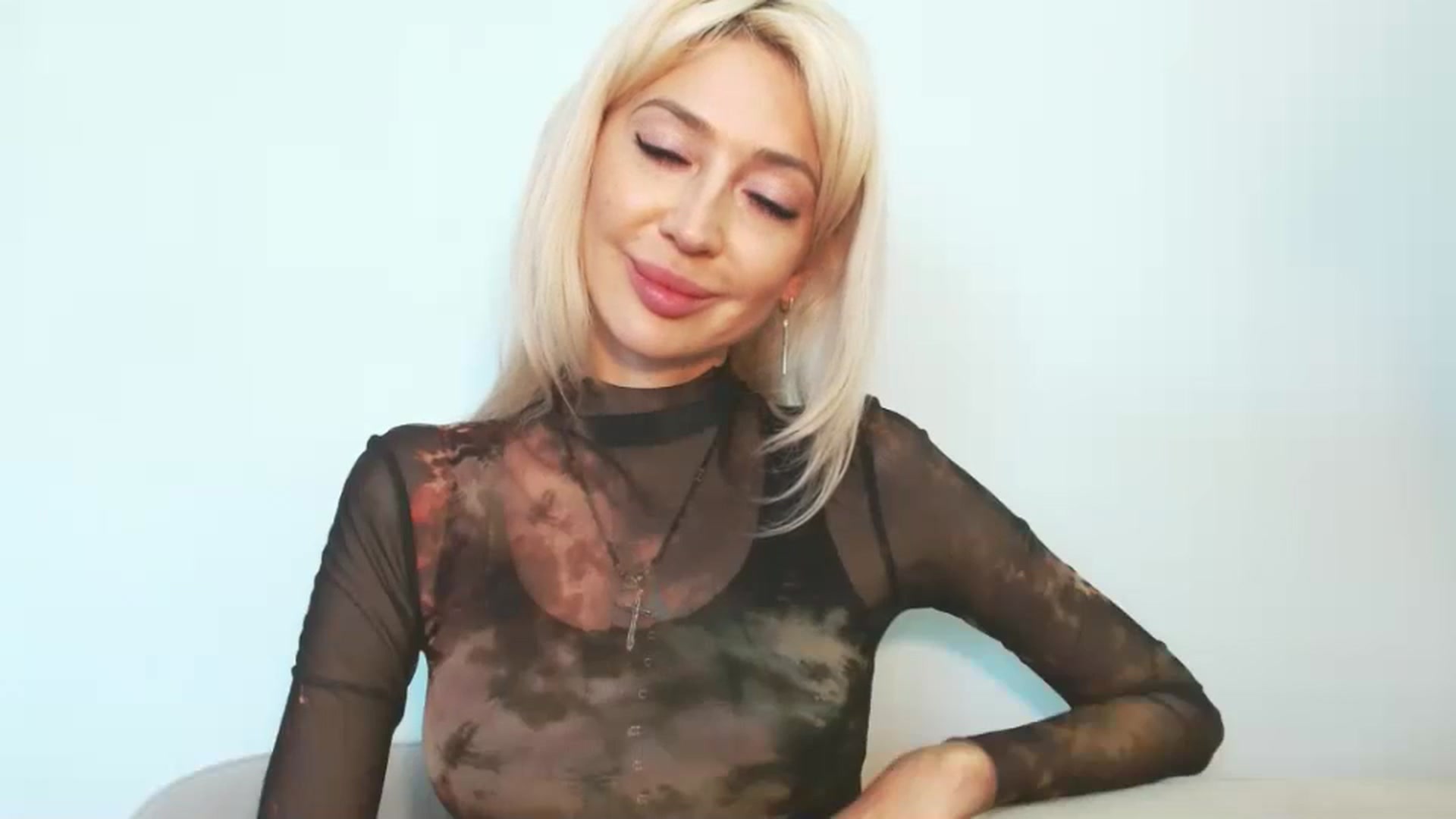 Gallery image thumbnail from Magic__Eyes__'s myfreecams stream on, 02/24/2025, 10:43 image 8 of 20