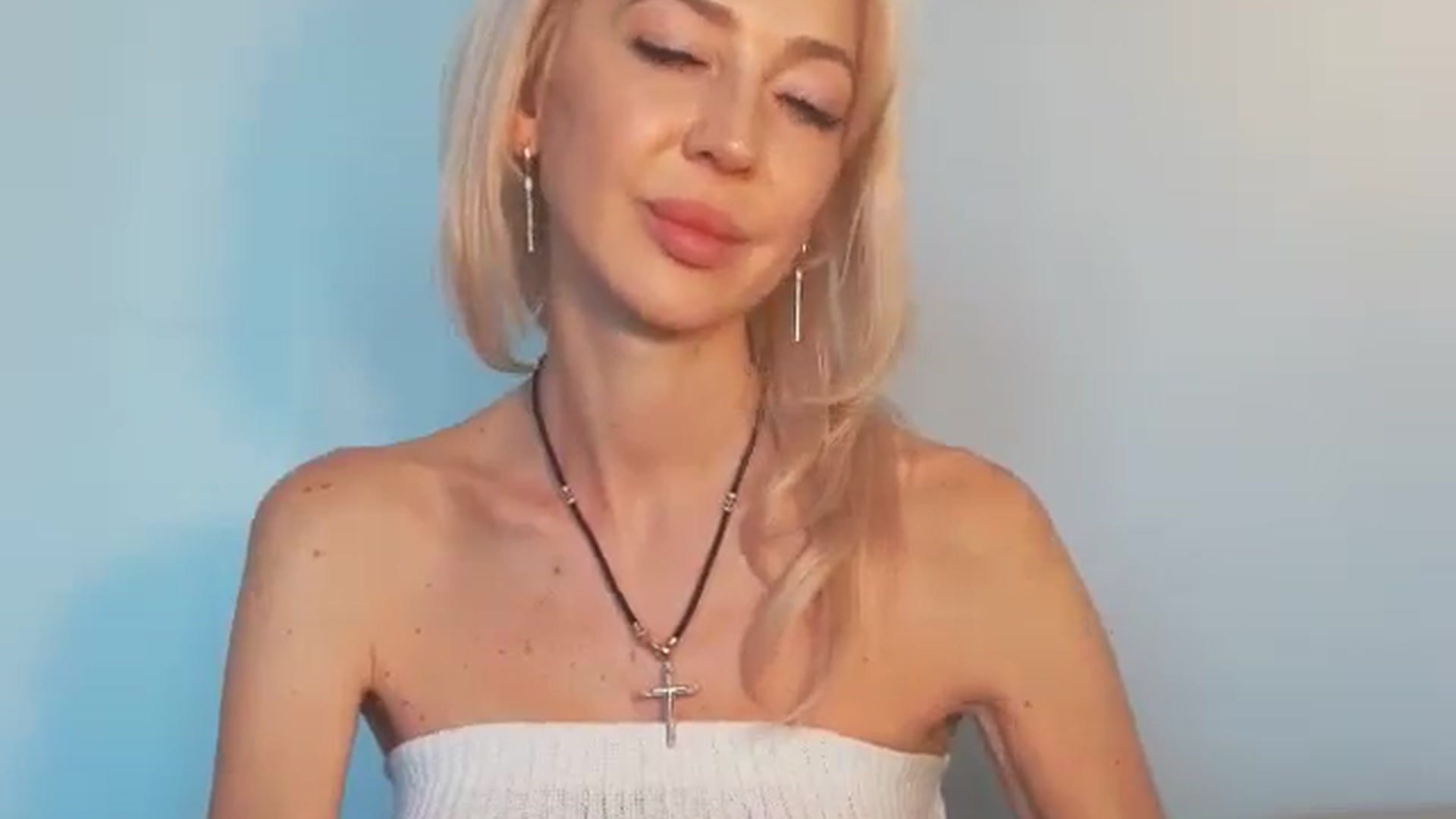 Gallery image thumbnail from Magic__Eyes__'s myfreecams stream on, 03/07/2025, 13:13 image 12 of 20