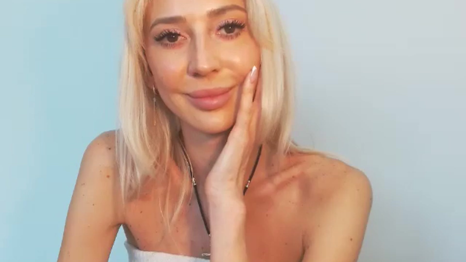 Gallery image thumbnail from Magic__Eyes__'s myfreecams stream on, 03/27/2025, 11:42 image 13 of 20