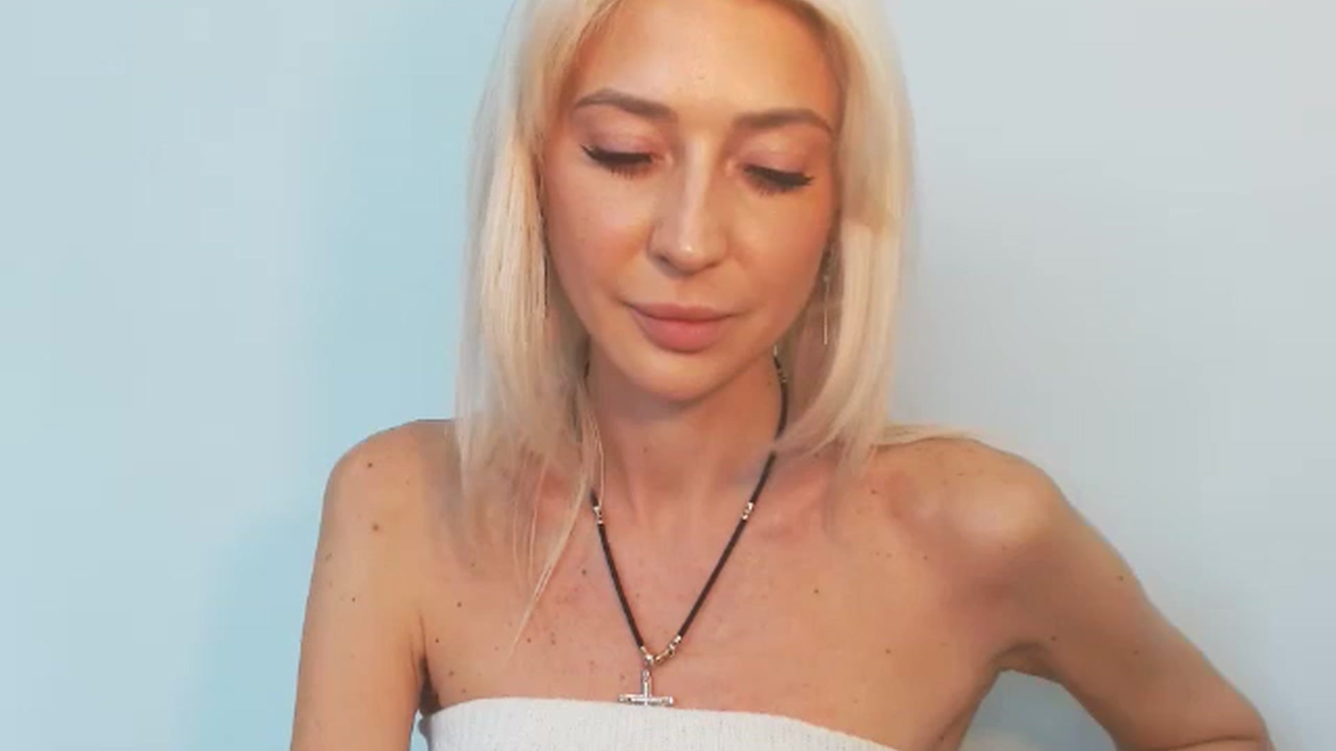 Gallery image thumbnail from Magic__Eyes__'s myfreecams stream on, 03/27/2025, 11:42 image 16 of 20