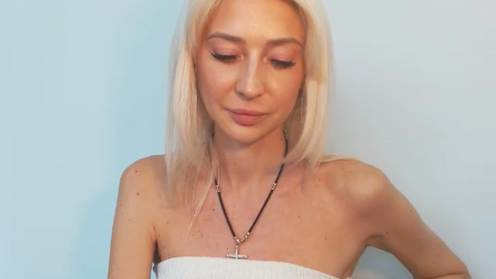 Gallery image thumbnail from Magic__Eyes__'s myfreecams stream on, 03/27/2025, 11:42 image 15 of 20