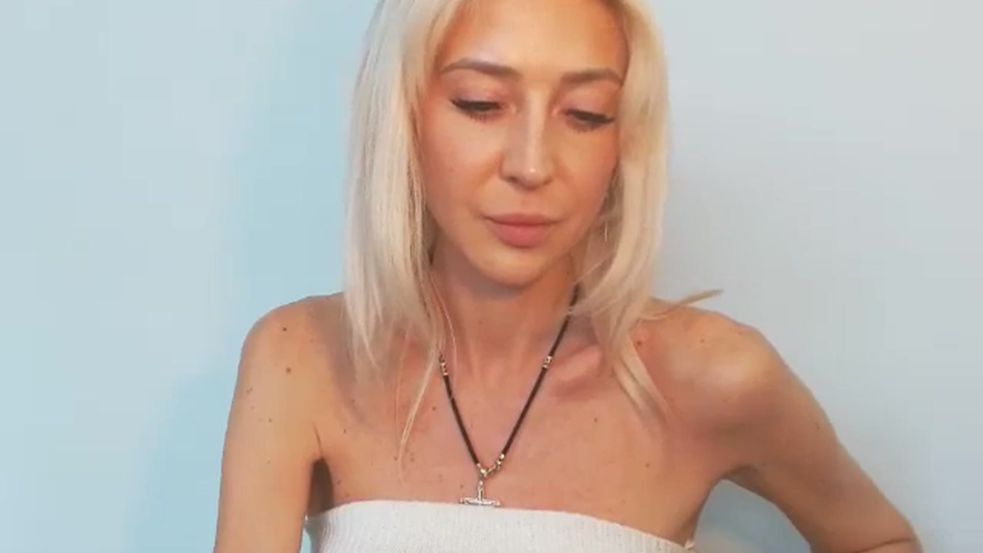 Gallery image thumbnail from Magic__Eyes__'s myfreecams stream on, 03/27/2025, 11:42 image 19 of 20