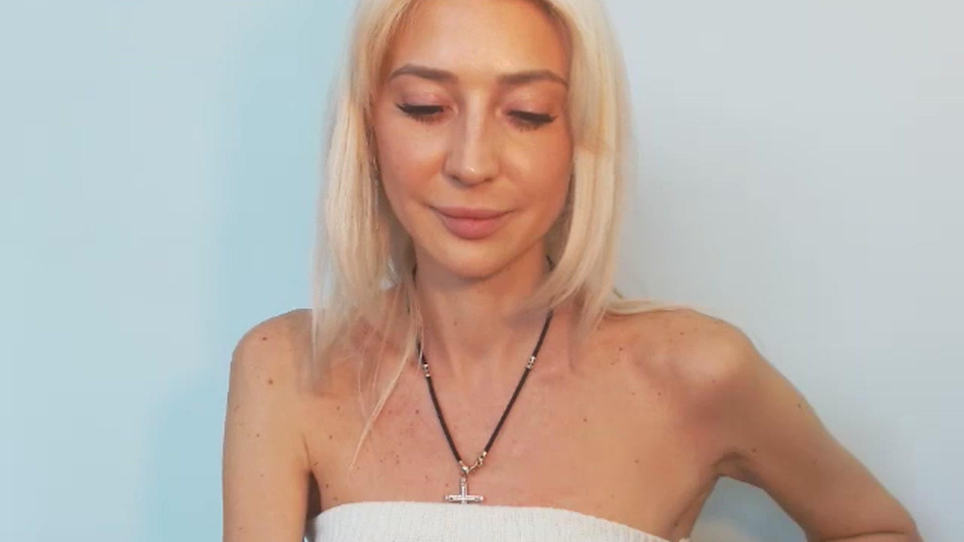 Gallery image thumbnail from Magic__Eyes__'s myfreecams stream on, 03/27/2025, 11:42 image 14 of 20