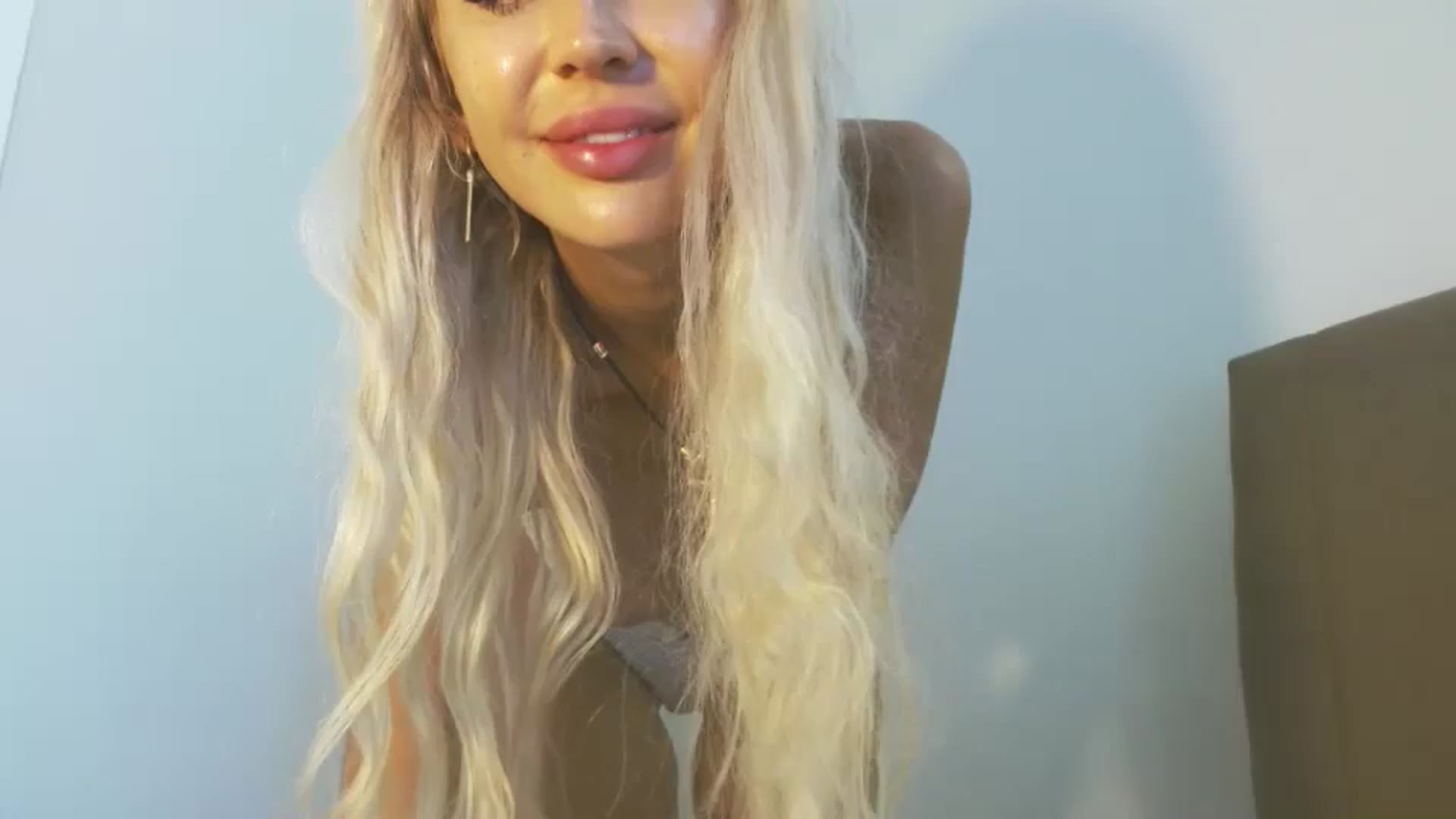 Gallery image thumbnail from Magic__Eyes__'s myfreecams stream on, 08/19/2025, 14:43 image 14 of 20