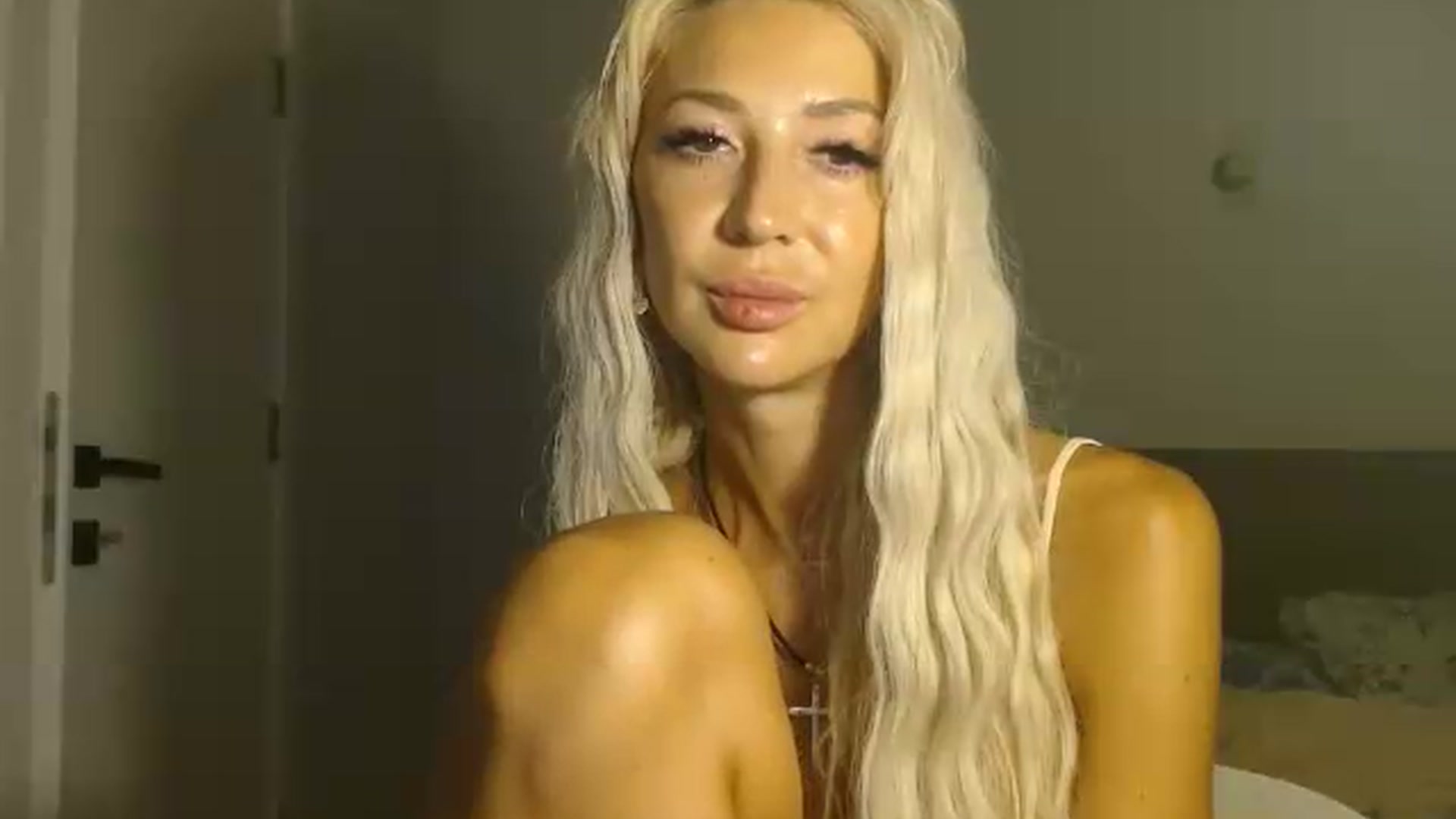 Gallery image thumbnail from Magic__Eyes__'s myfreecams stream on, 08/26/2026, 18:06 image 7 of 20