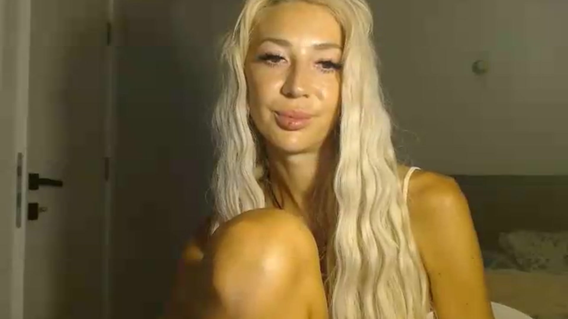 Gallery image thumbnail from Magic__Eyes__'s myfreecams stream on, 08/26/2026, 18:06 image 6 of 20