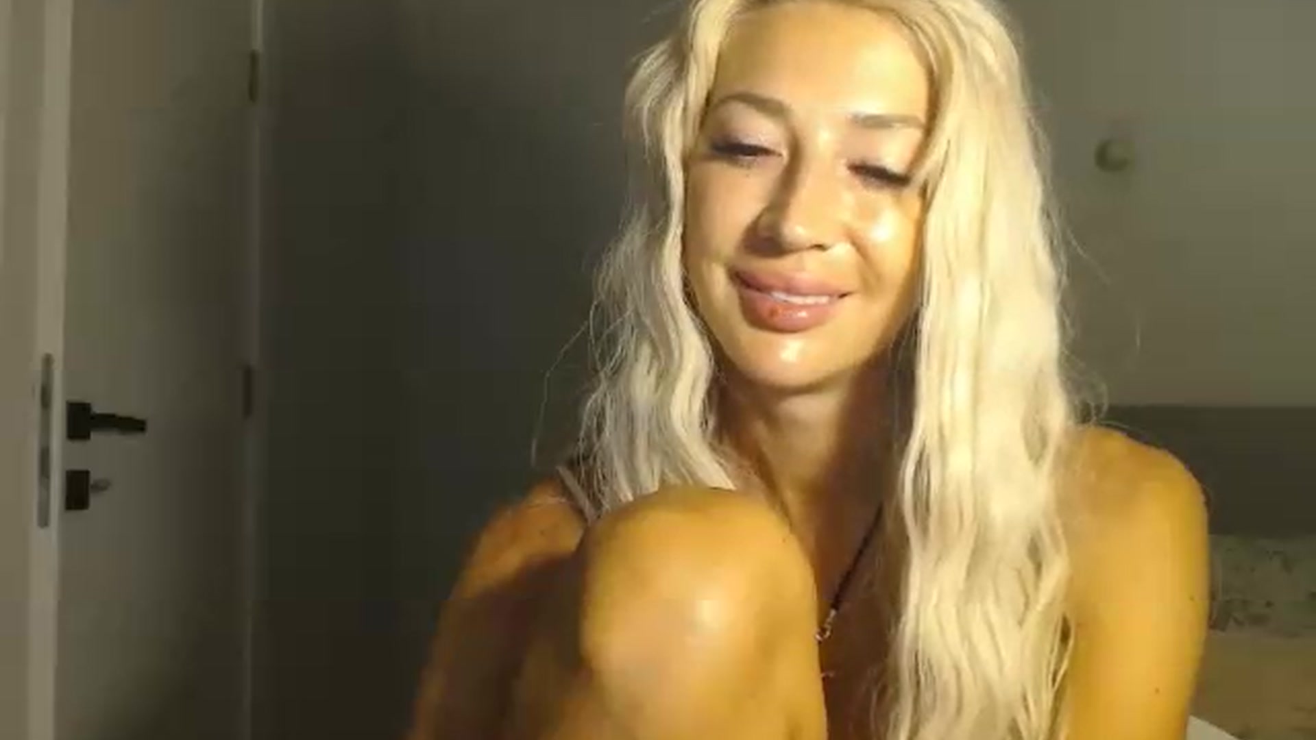 Gallery image thumbnail from Magic__Eyes__'s myfreecams stream on, 08/26/2026, 18:06 image 13 of 20