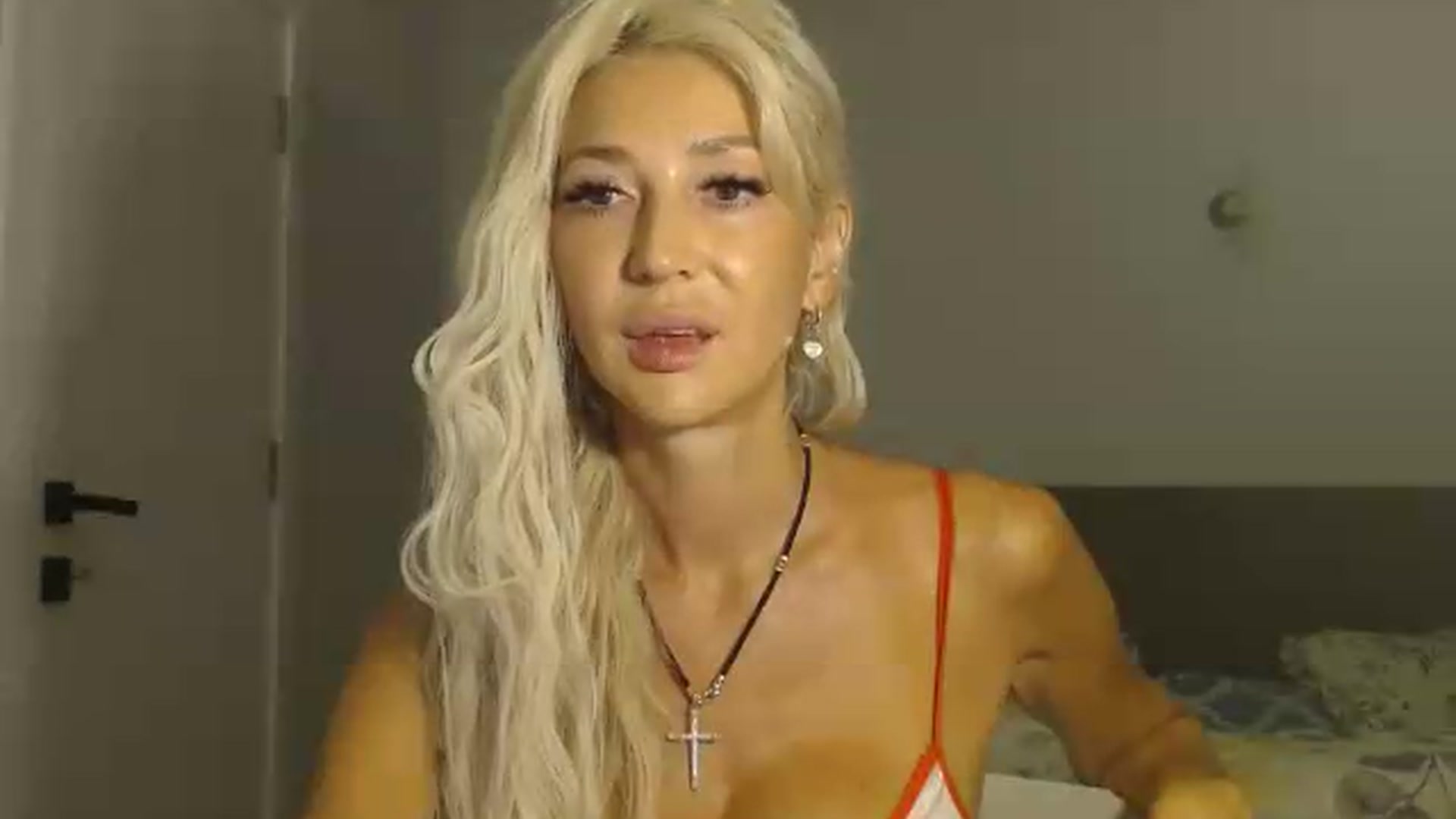 Gallery image thumbnail from Magic__Eyes__'s myfreecams stream on, 08/26/2026, 20:32 image 15 of 20
