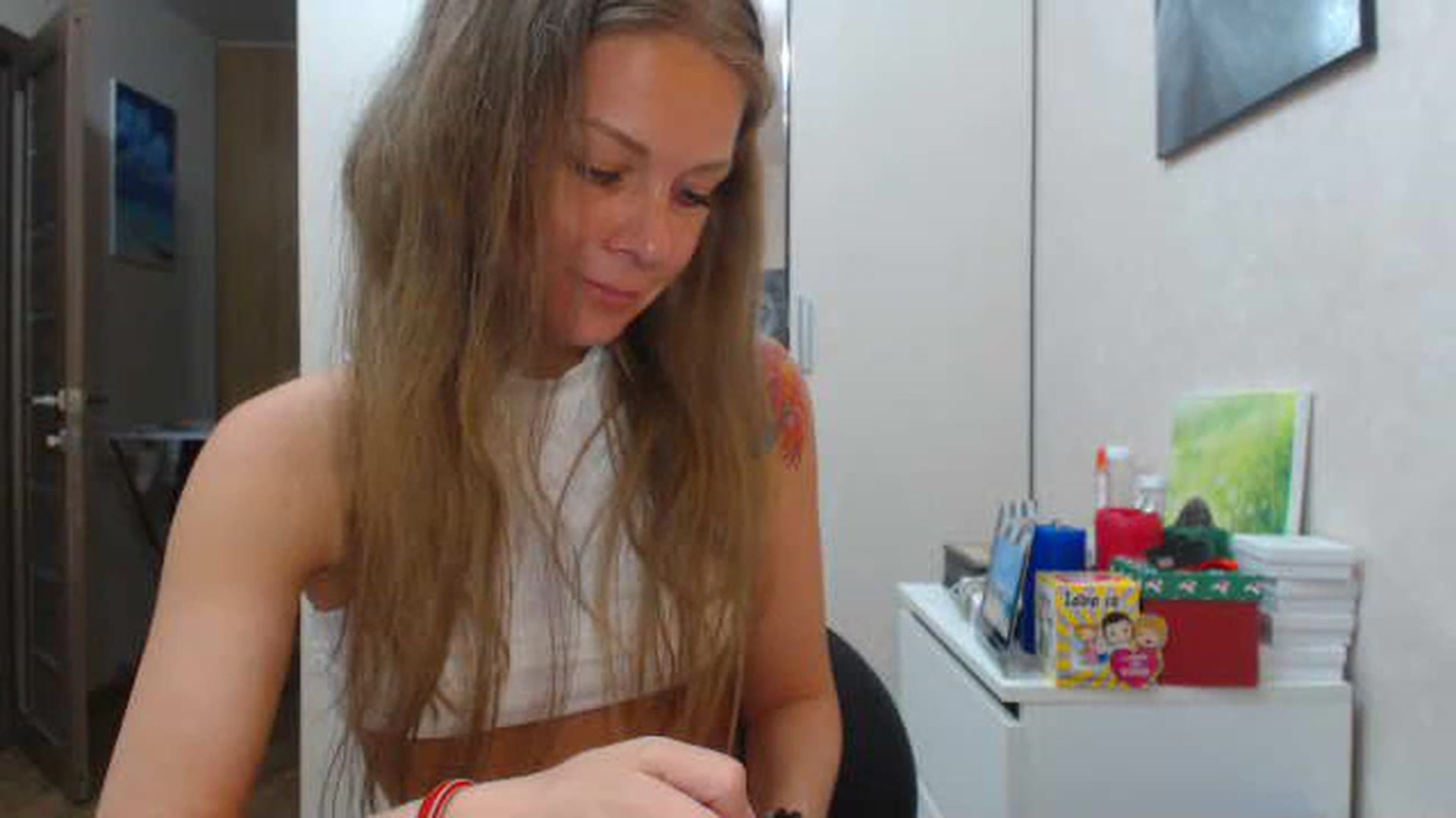 Gallery image thumbnail from Magic__girl's myfreecams stream on, 06/10/2023, 16:54 image 9 of 20
