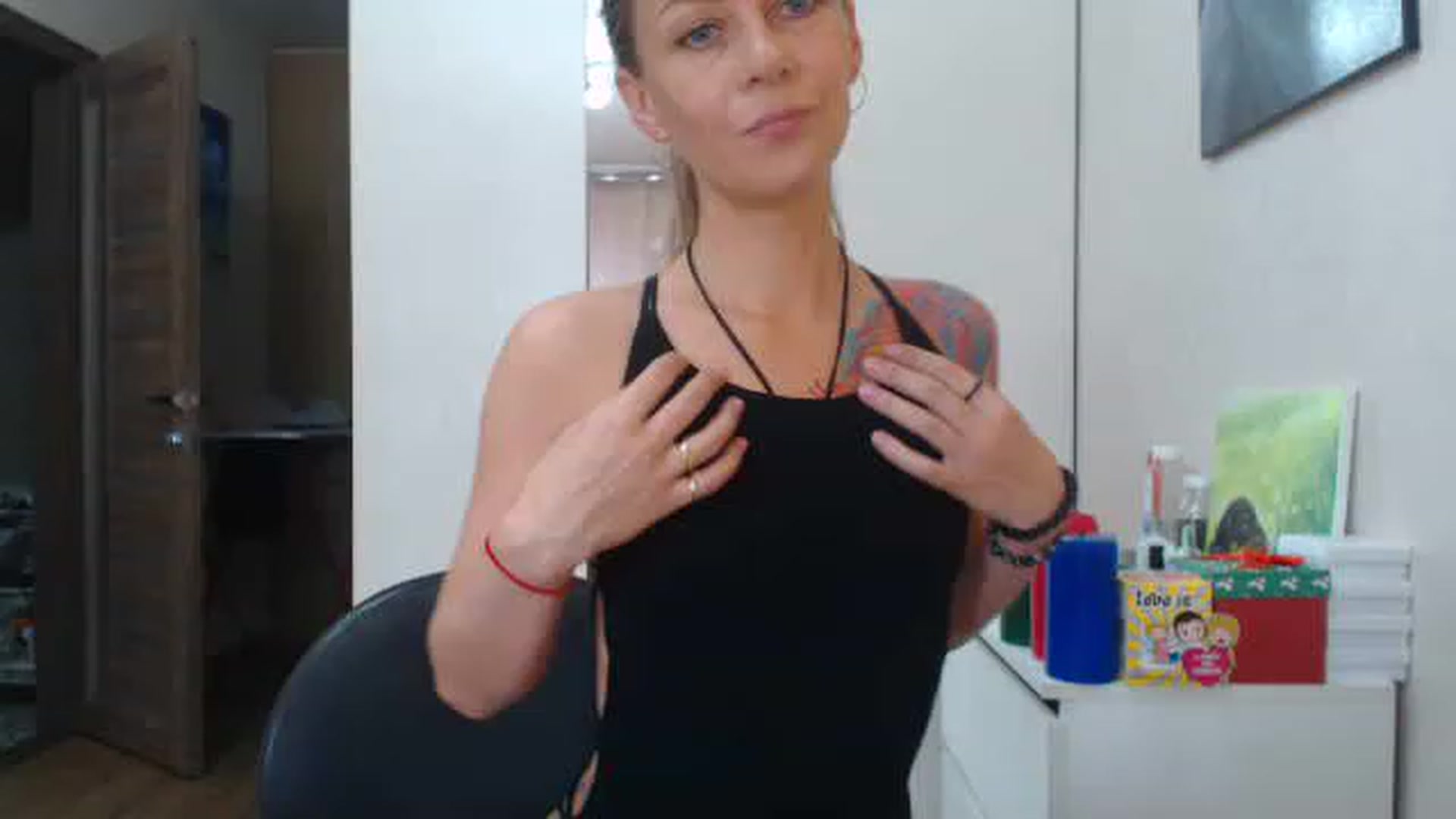 Gallery image thumbnail from Magic__girl's myfreecams stream on, 06/12/2023, 09:03 image 11 of 20