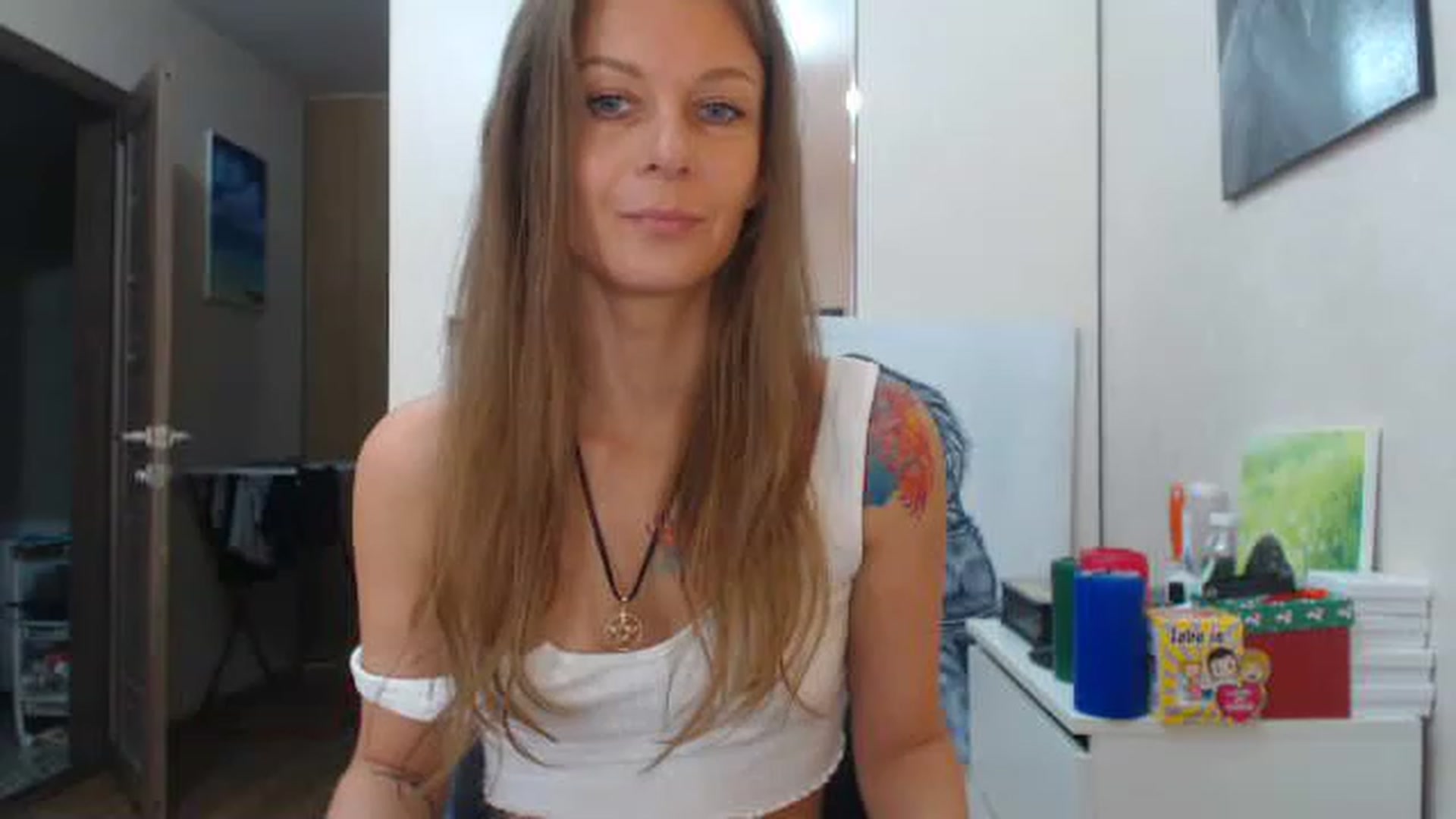 Gallery image thumbnail from Magic__girl's myfreecams stream on, 06/20/2023, 07:46 image 6 of 20