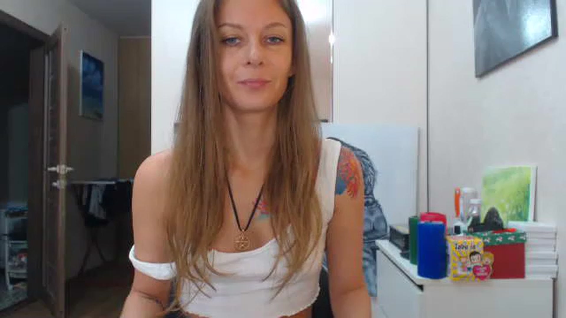 Gallery image thumbnail from Magic__girl's myfreecams stream on, 06/20/2023, 07:46 image 3 of 20