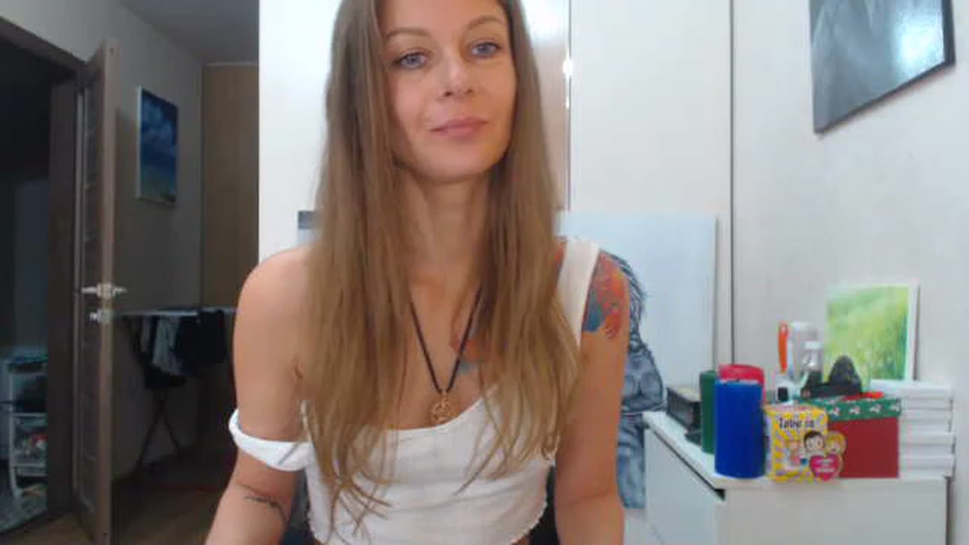 Gallery image thumbnail from Magic__girl's myfreecams stream on, 06/20/2023, 07:46 image 8 of 20