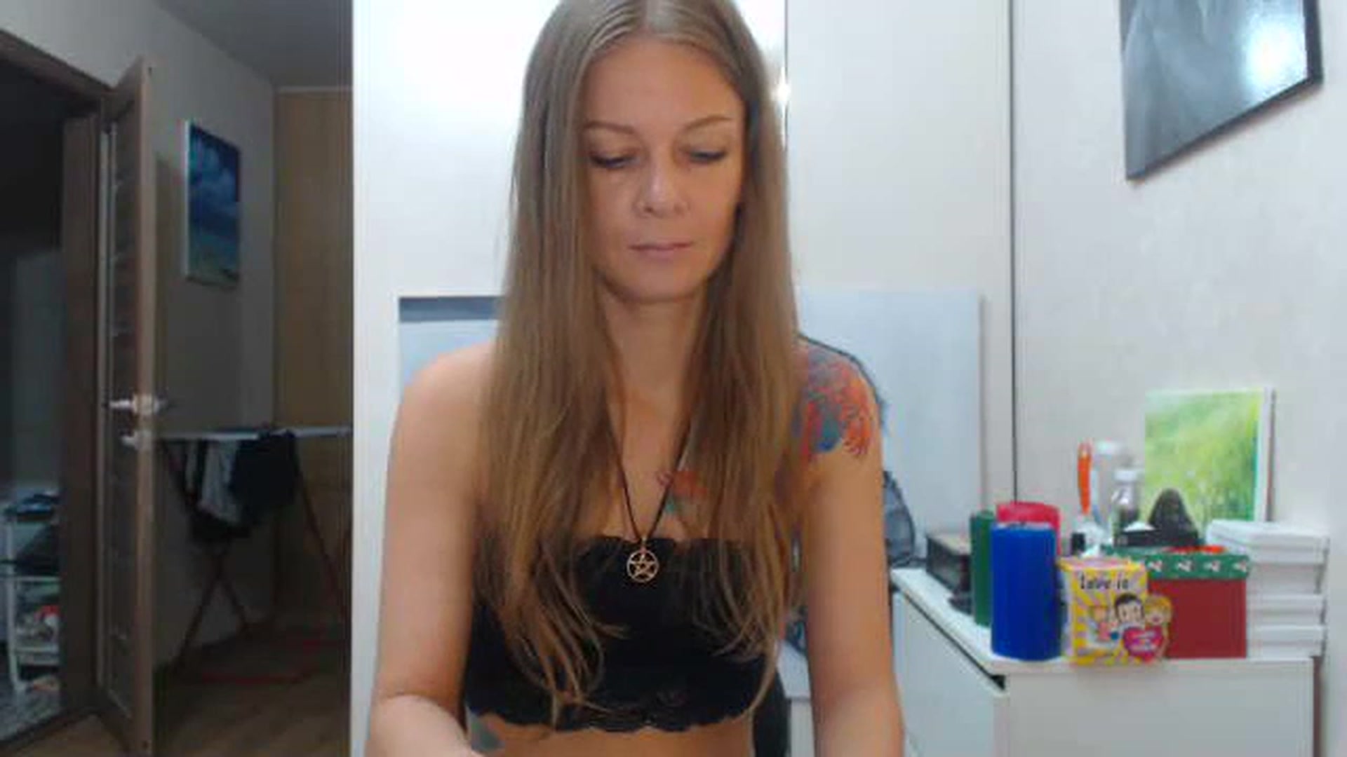 Gallery image thumbnail from Magic__girl's myfreecams stream on, 06/21/2023, 07:31 image 3 of 20