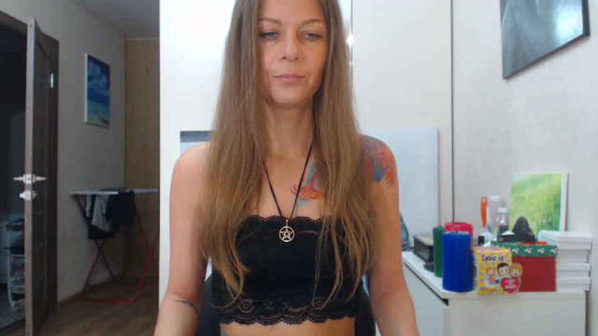 Gallery image thumbnail from Magic__girl's myfreecams stream on, 06/21/2023, 07:46 image 15 of 20