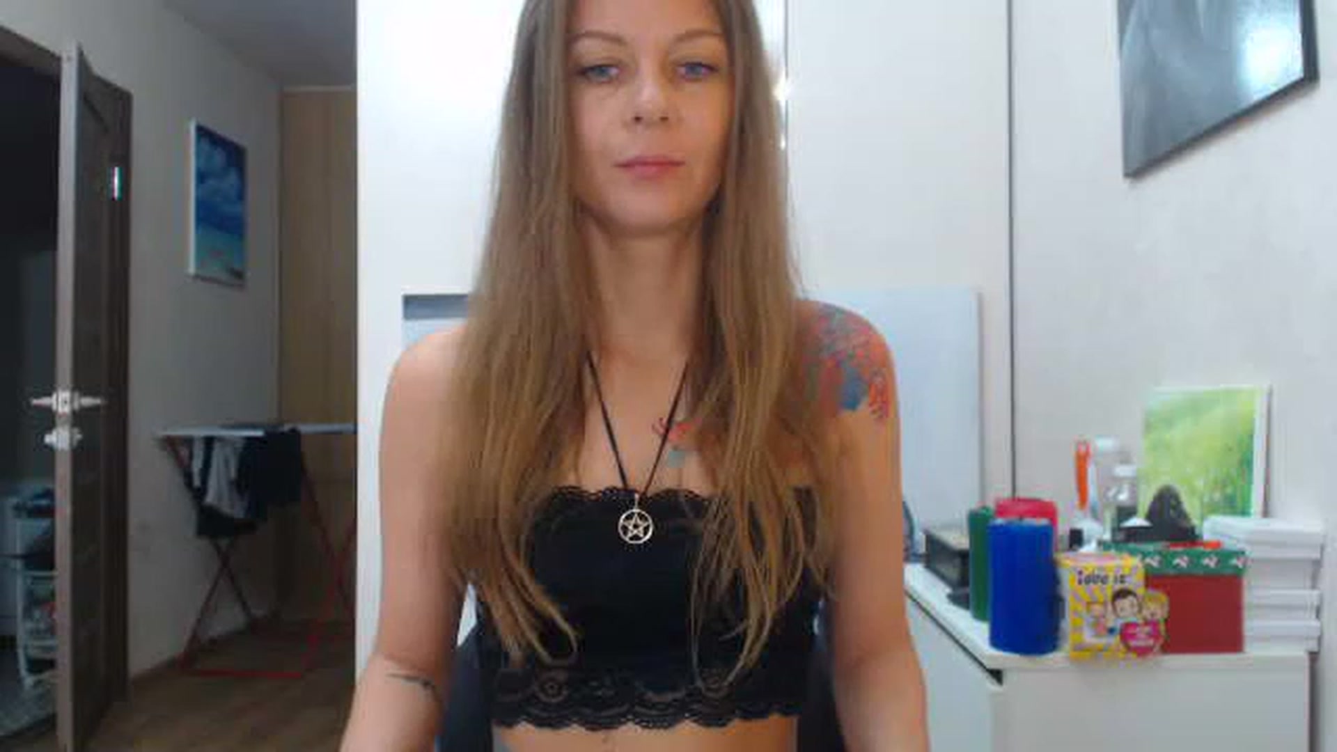 Gallery image thumbnail from Magic__girl's myfreecams stream on, 06/21/2023, 07:46 image 17 of 20