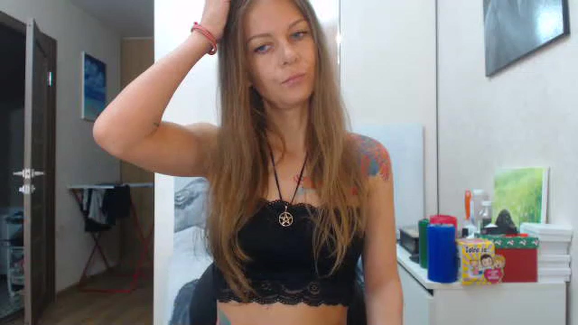 Gallery image thumbnail from Magic__girl's myfreecams stream on, 06/21/2023, 07:46 image 18 of 20