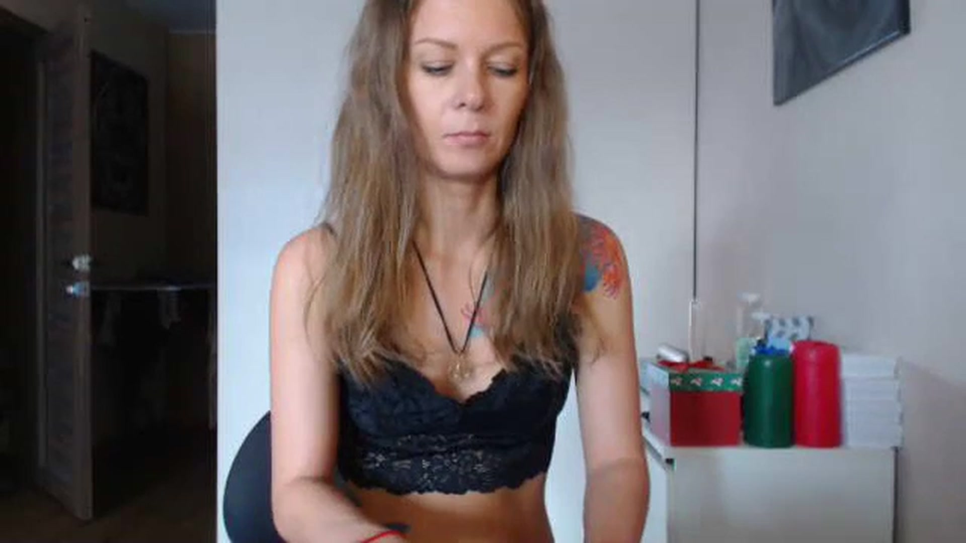 Gallery image thumbnail from Magic__girl's myfreecams stream on, 08/01/2023, 09:00 image 15 of 20