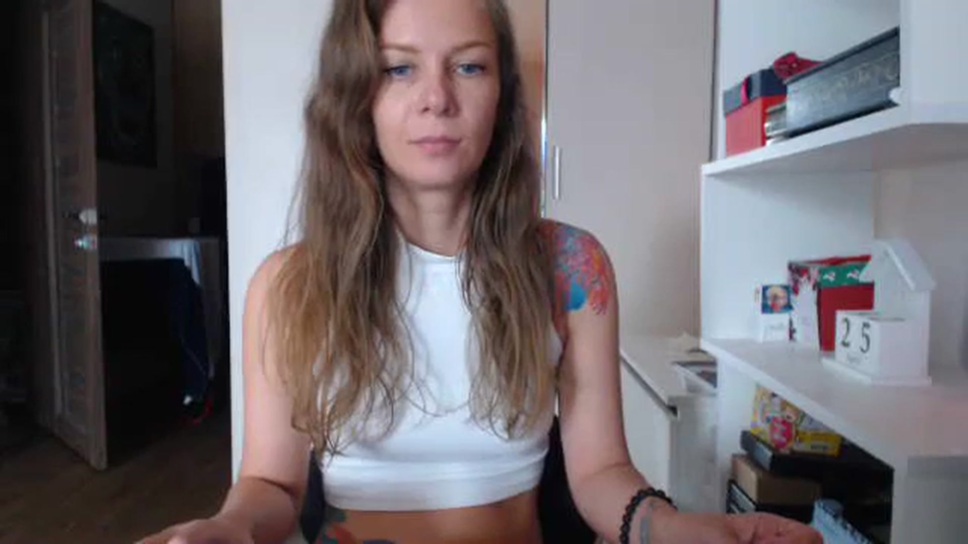 Gallery image thumbnail from Magic__girl's myfreecams stream on, 04/25/2024, 10:46 image 10 of 20