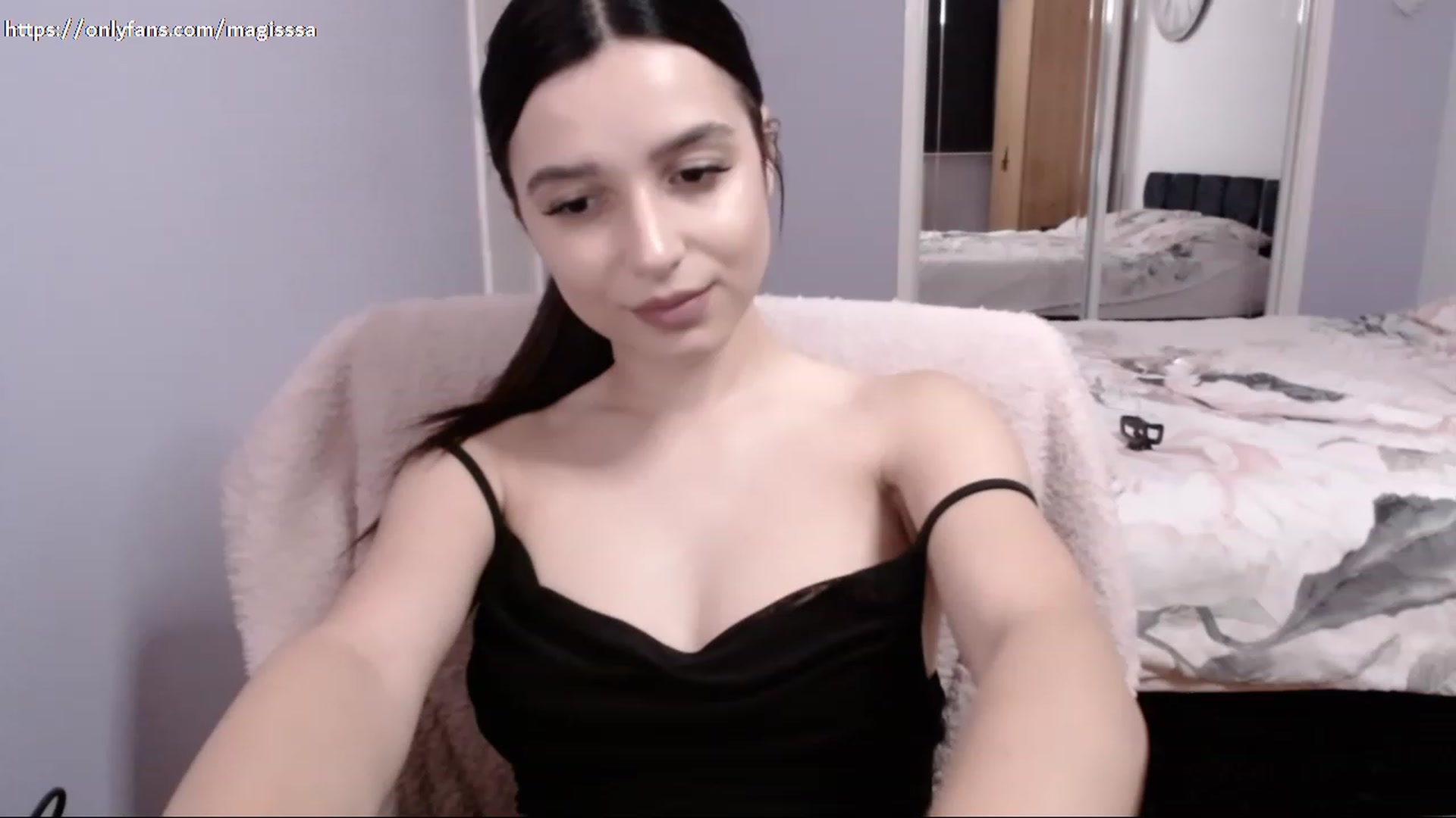 Gallery image thumbnail from Magissa_'s myfreecams stream on, 07/11/2023, 21:32 image 13 of 20