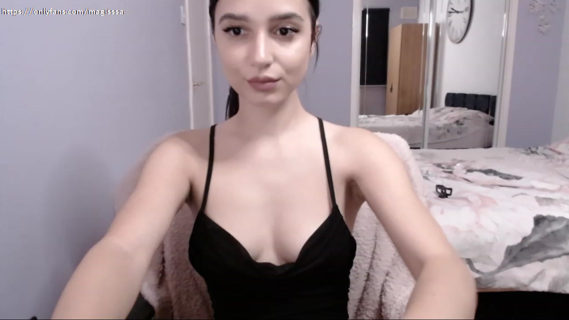 Gallery image thumbnail from Magissa_'s myfreecams stream on, 07/11/2023, 21:32 image 11 of 20