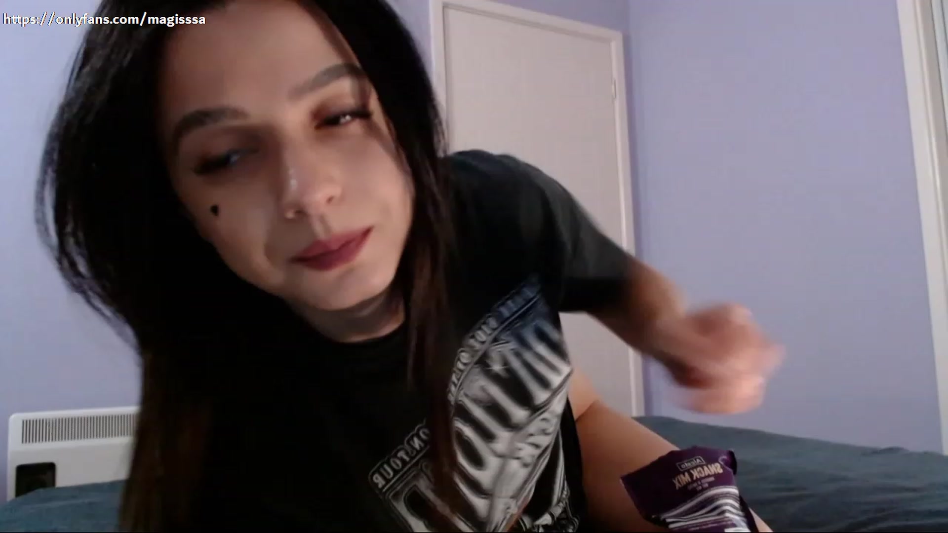 Gallery image thumbnail from Magissa_'s myfreecams stream on, 07/19/2023, 24:30 image 7 of 20