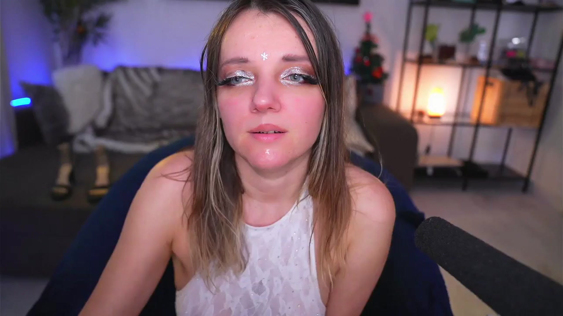 Gallery image thumbnail from MagneticAmy's myfreecams stream on, 01/01/2025, 15:49 image 10 of 20