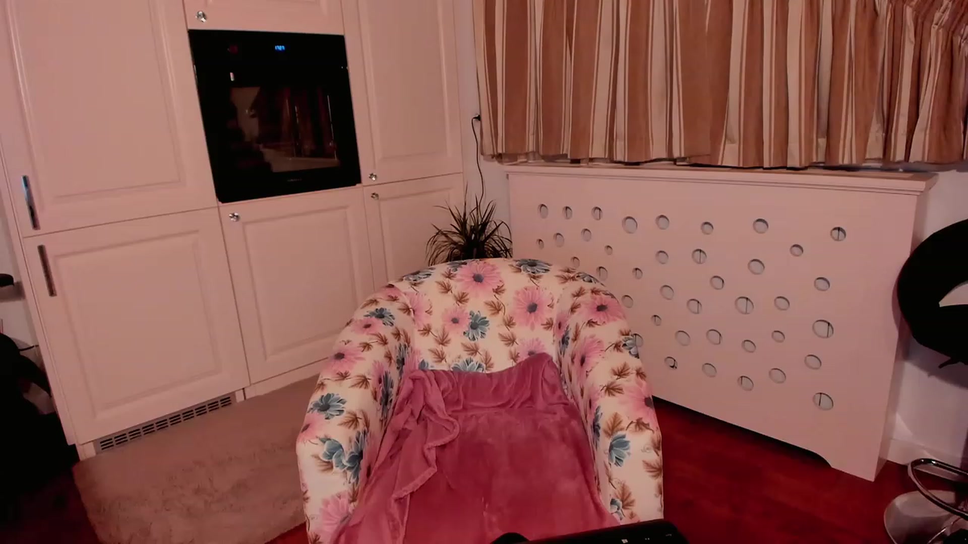 Gallery image thumbnail from MagnumOhPussy's myfreecams stream on, 11/25/2022, 15:41 image 17 of 20