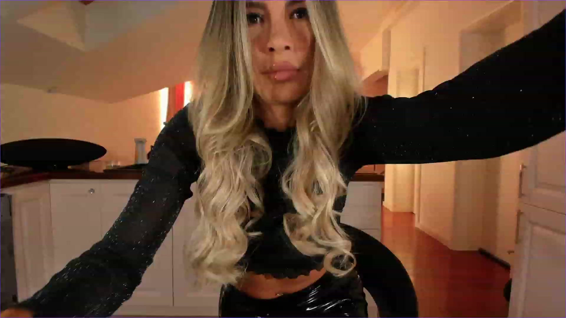 Gallery image thumbnail from MagnumOpus's myfreecams stream on, 09/09/2023, 15:20 image 15 of 20