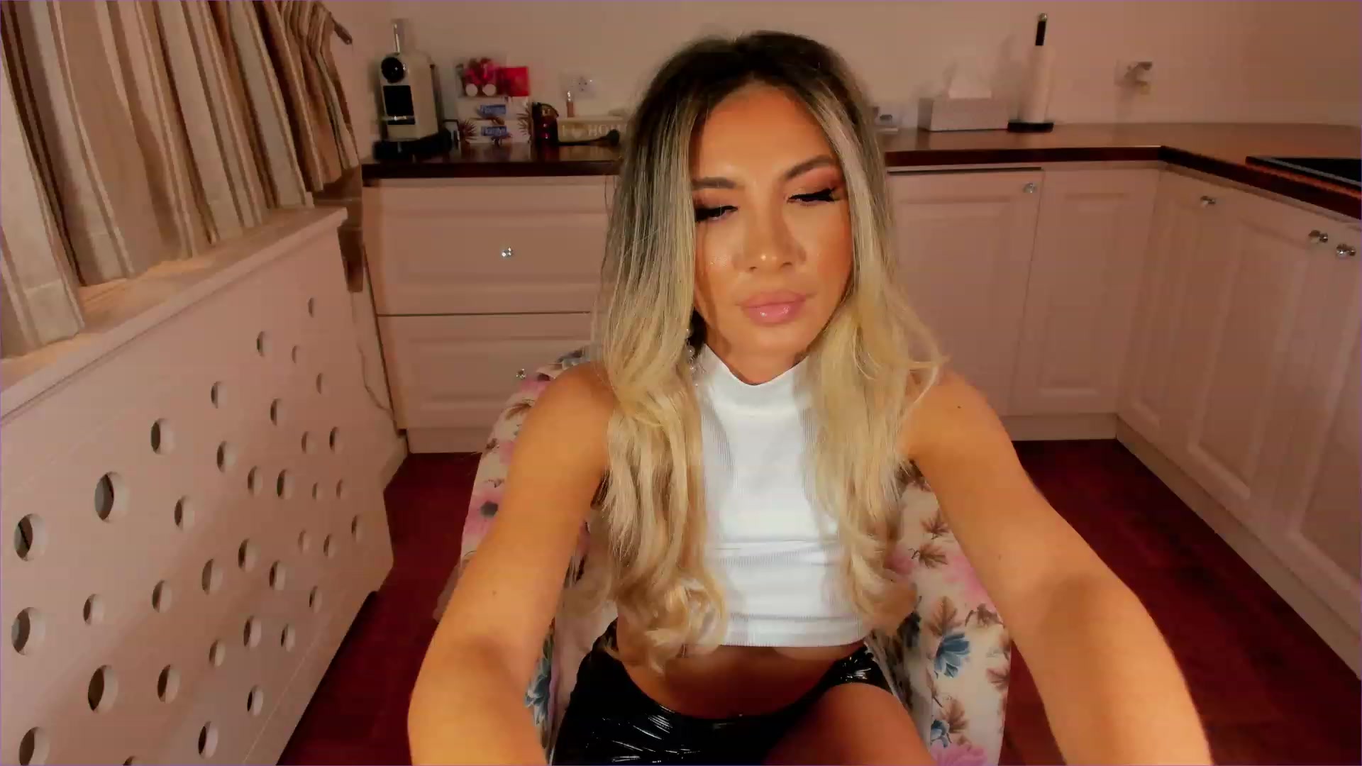 Gallery image thumbnail from MagnumOpus's myfreecams stream on, 09/30/2023, 11:54 image 16 of 20