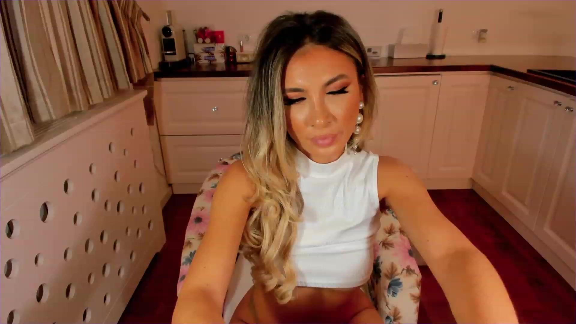 Gallery image thumbnail from MagnumOpus's myfreecams stream on, 09/30/2023, 14:02 image 17 of 20