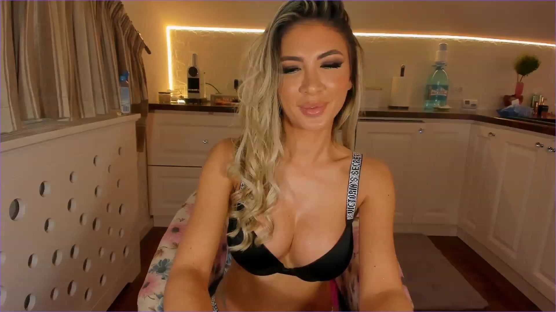 Gallery image thumbnail from MagnumOpus's myfreecams stream on, 02/16/2024, 13:59 image 6 of 20