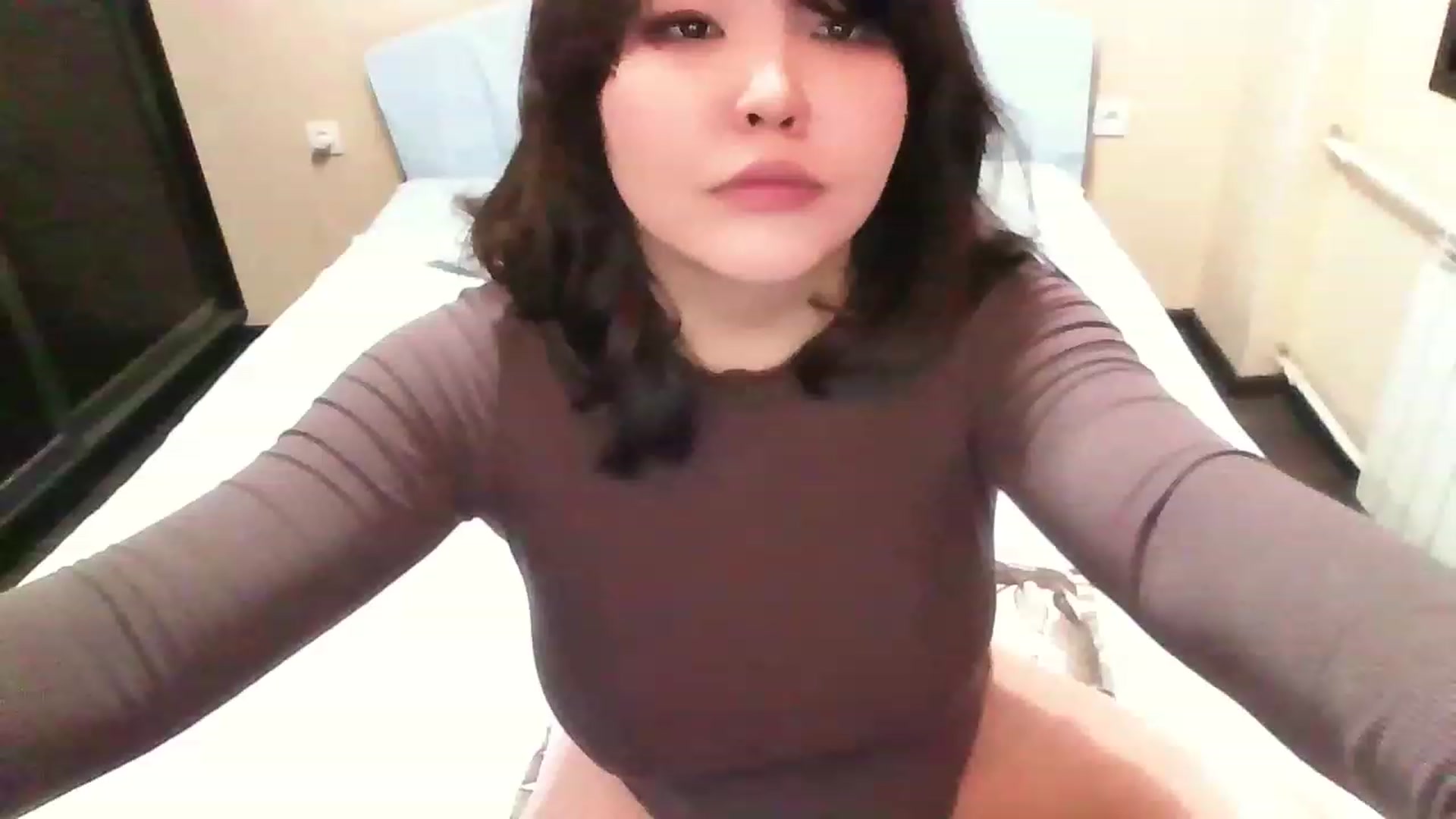 Gallery image thumbnail from MaiChubbyFace's myfreecams stream on, 11/17/2022, 21:27 image 18 of 20